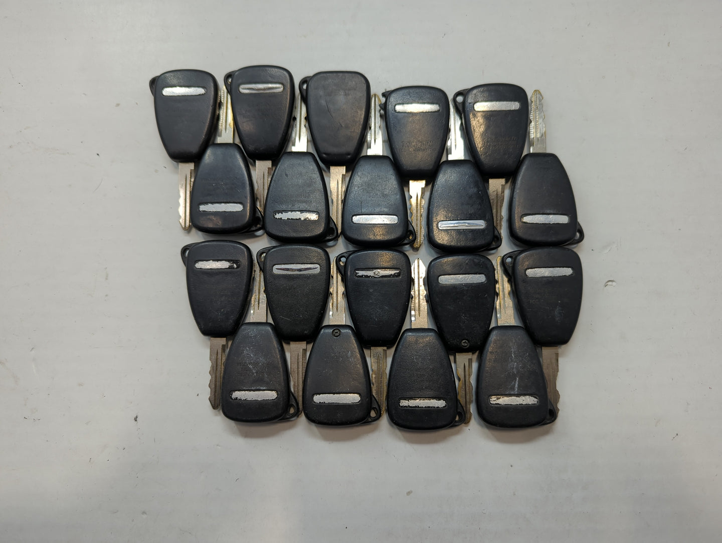 Lot of 20 Dodge Keyless Entry Remote Fob OHT692427AA | M3N5WY72XX MIXED - Oemusedautoparts1.com
