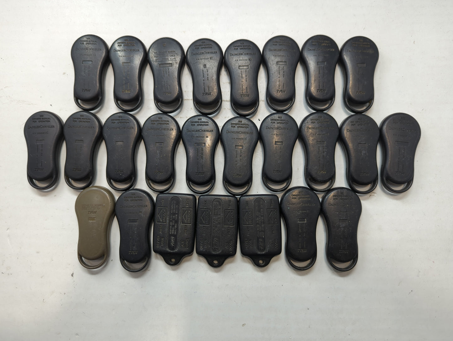 Lot of 25 Dodge Keyless Entry Remote Fob MIXED FCC IDS MIXED PART NUMBERS - Oemusedautoparts1.com