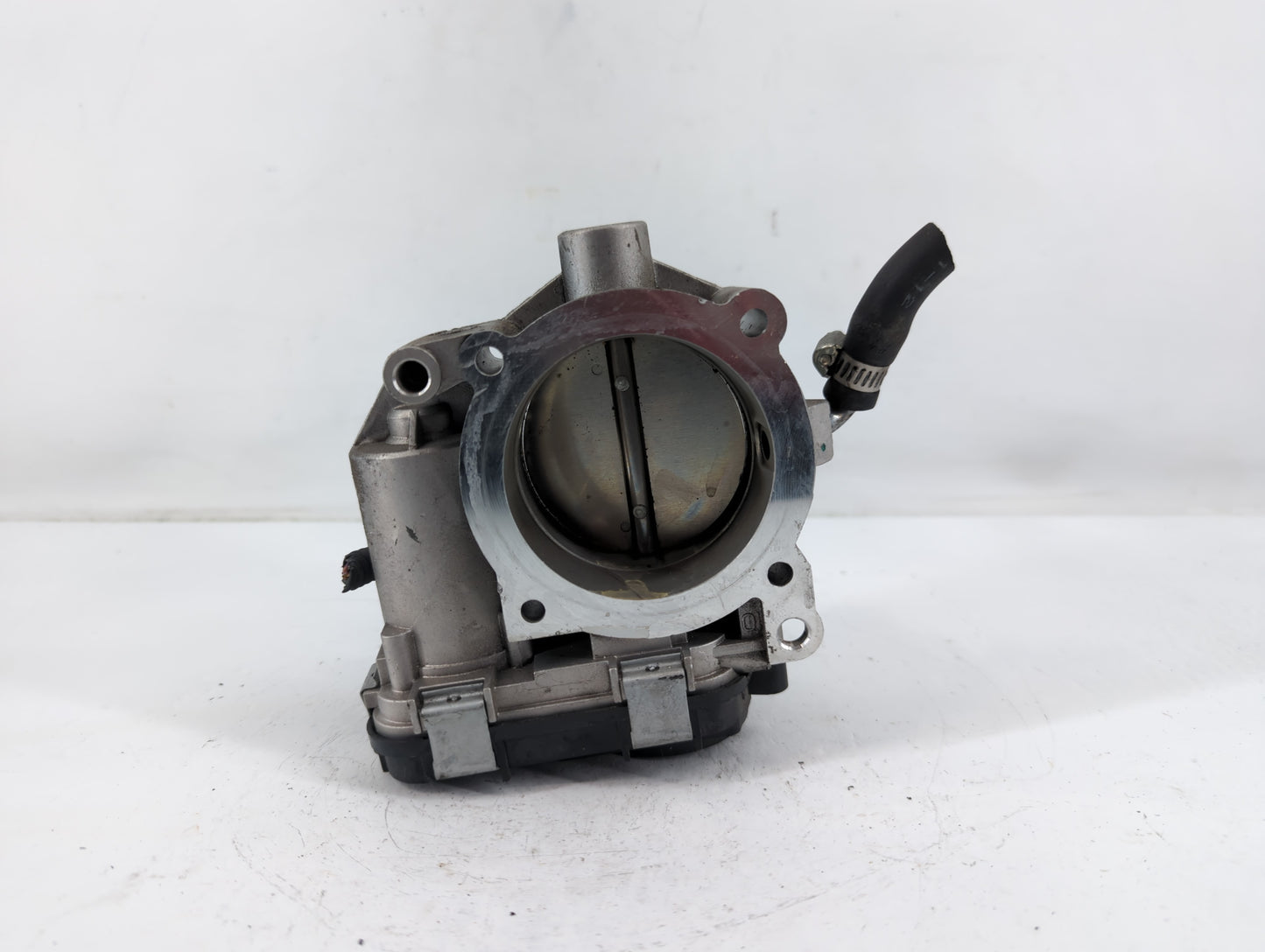 2006-2014 Volkswagen Jetta Throttle Body P/N:07K 133 062 A Fits Fits 2006 2007 2008 2009 2010 2011 2012 2013 2014 OEM Used Auto Parts - Oemusedautoparts1.com