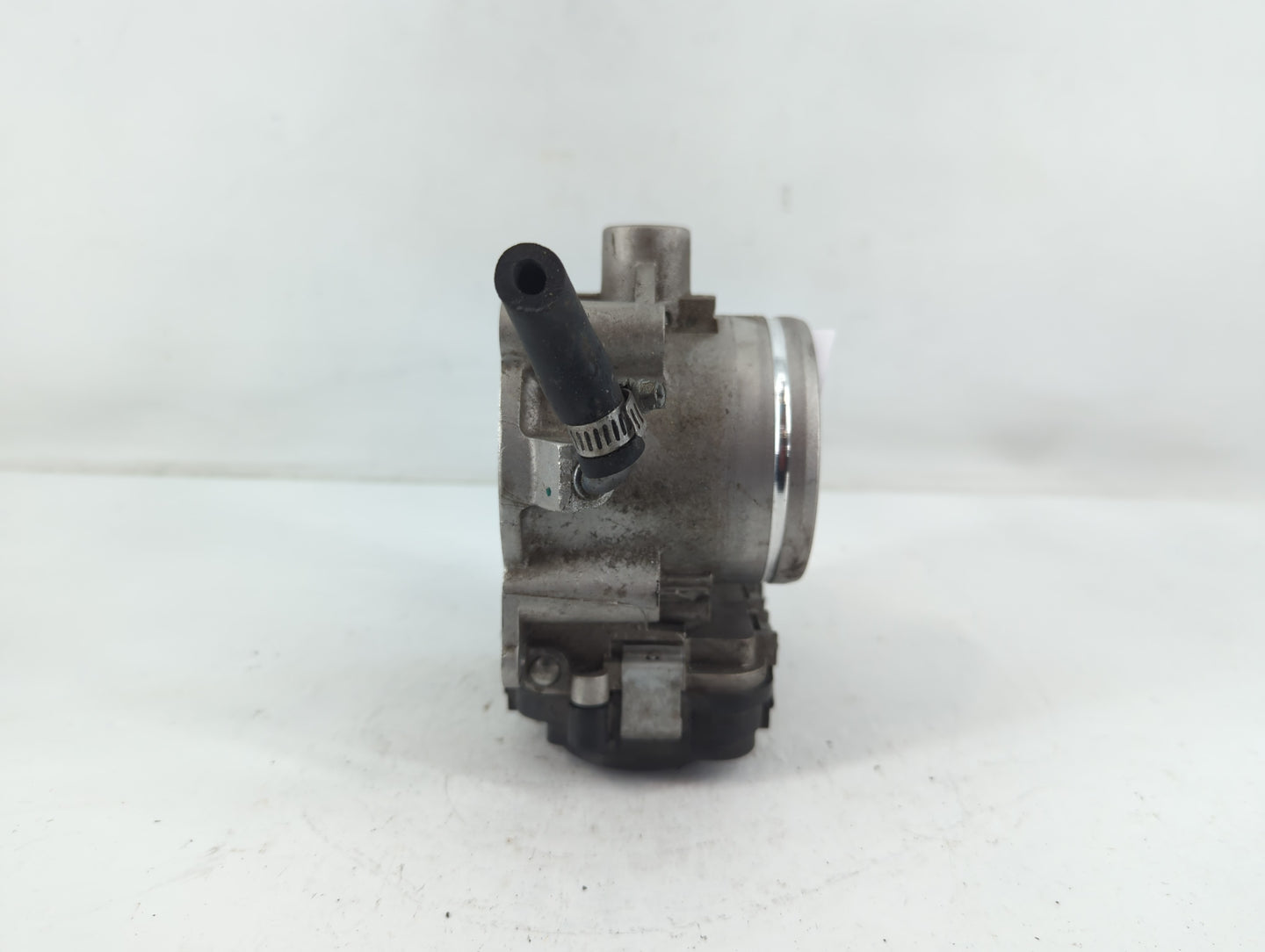 2006-2014 Volkswagen Jetta Throttle Body P/N:07K 133 062 A Fits Fits 2006 2007 2008 2009 2010 2011 2012 2013 2014 OEM Used Auto Parts - Oemusedautoparts1.com