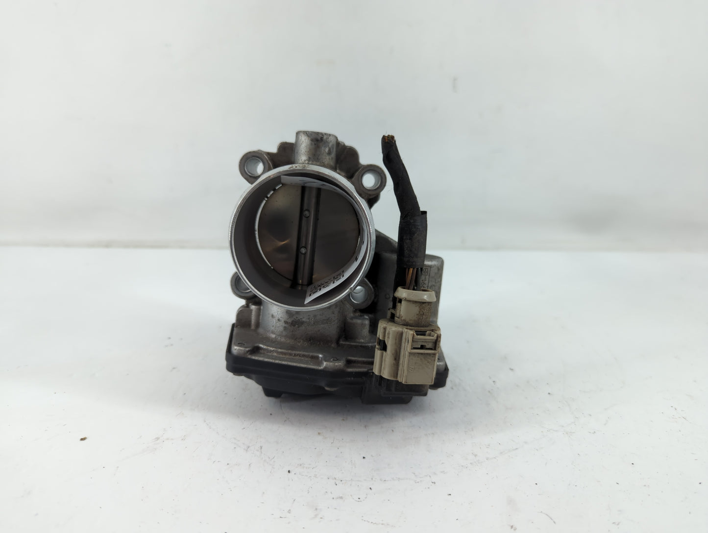 2014-2020 Ford Fusion Throttle Body P/N:DS7G-9F991-BB Fits Fits 2014 2015 2016 2017 2018 2019 2020 OEM Used Auto Parts - Oemusedautoparts1.com