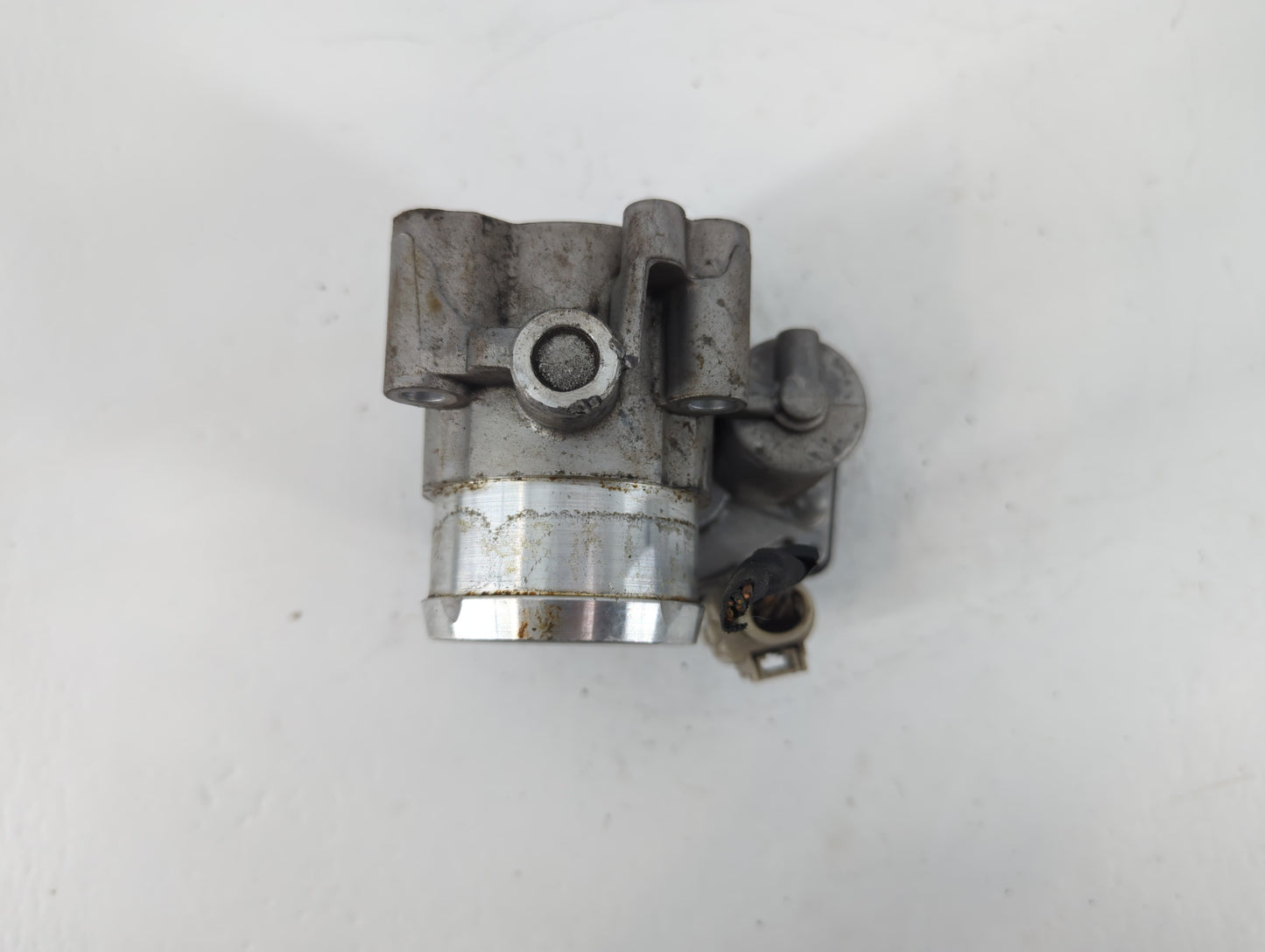 2014-2020 Ford Fusion Throttle Body P/N:DS7G-9F991-BB Fits Fits 2014 2015 2016 2017 2018 2019 2020 OEM Used Auto Parts - Oemusedautoparts1.com