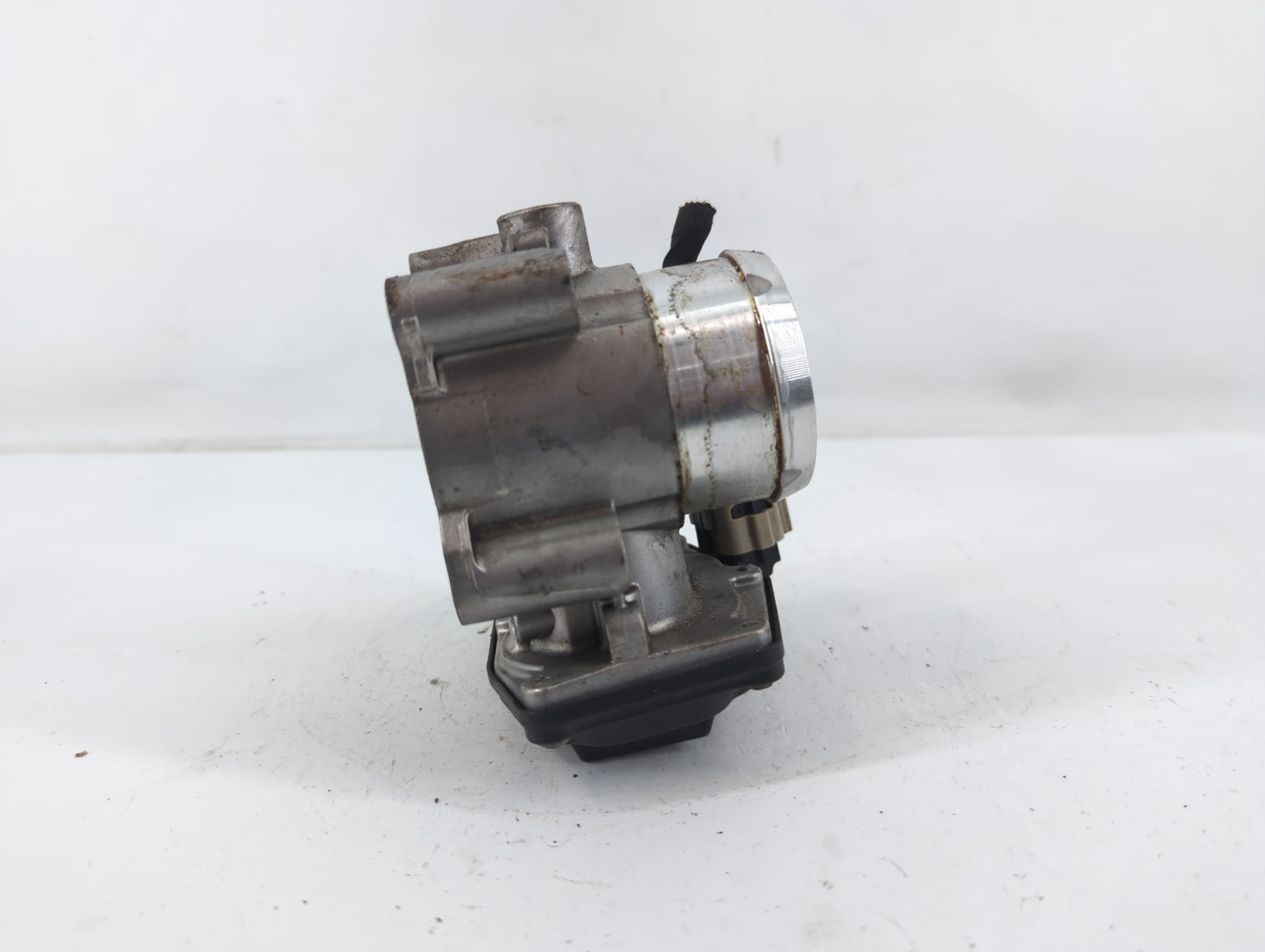 2014-2020 Ford Fusion Throttle Body P/N:DS7G-9F991-BB Fits Fits 2014 2015 2016 2017 2018 2019 2020 OEM Used Auto Parts - Oemusedautoparts1.com