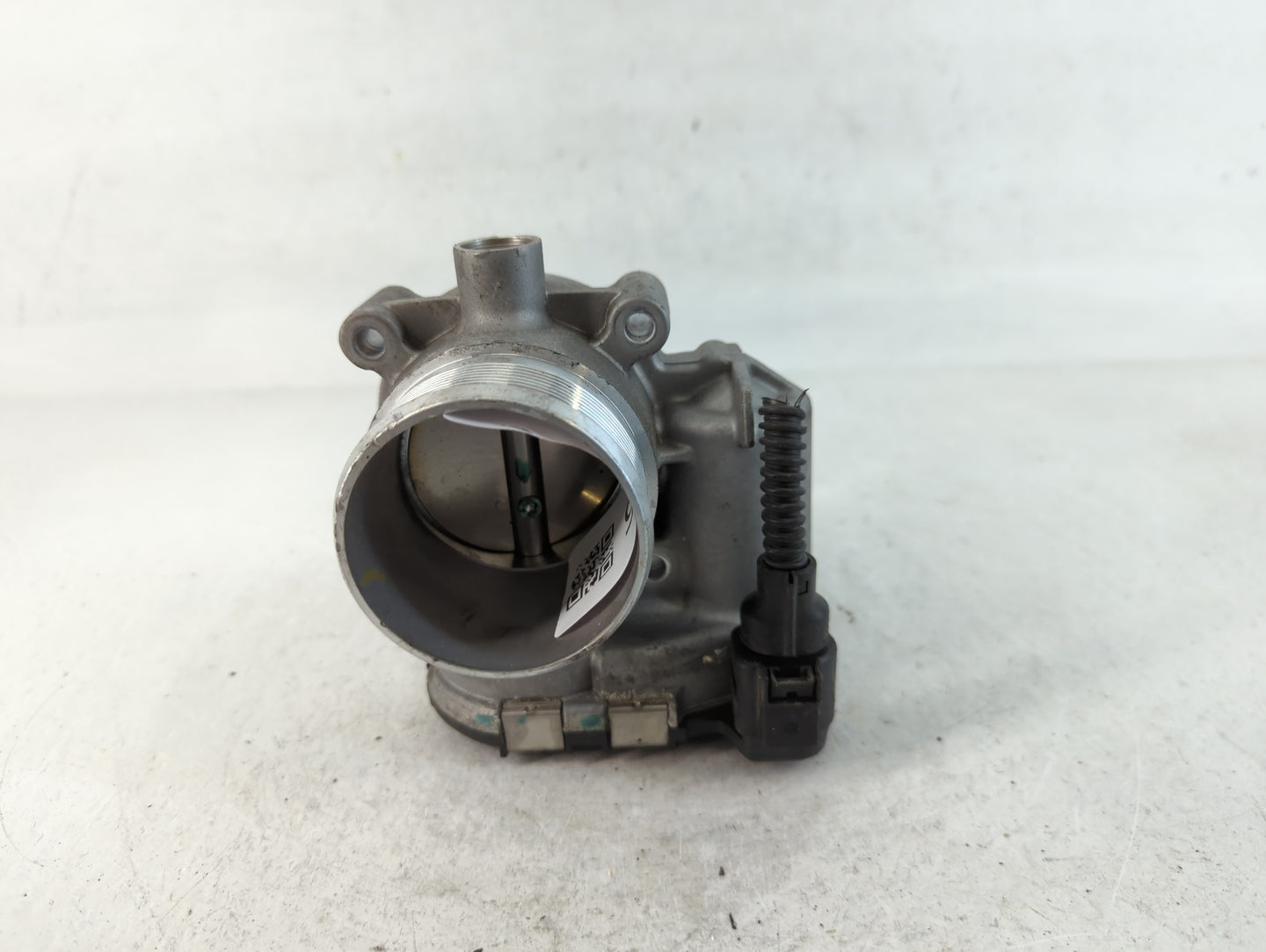 2014-2017 Volkswagen Passat Throttle Body P/N:06K 133 062 E Fits Fits 2014 2015 2016 2017 OEM Used Auto Parts - Oemusedautoparts1.com