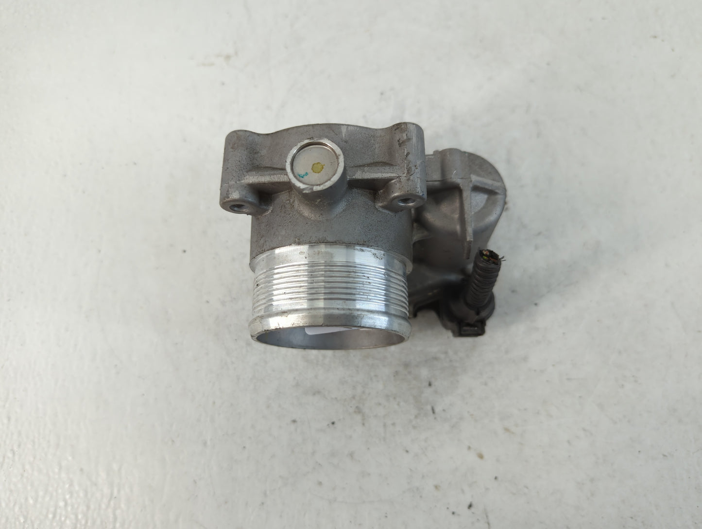 2014-2017 Volkswagen Passat Throttle Body P/N:06K 133 062 E Fits Fits 2014 2015 2016 2017 OEM Used Auto Parts - Oemusedautoparts1.com