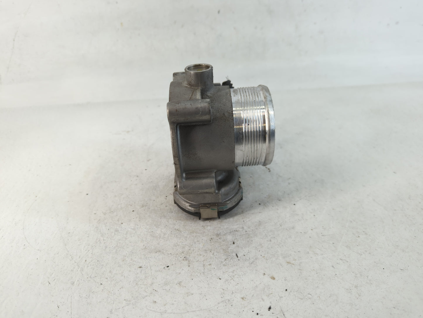 2014-2017 Volkswagen Passat Throttle Body P/N:06K 133 062 E Fits Fits 2014 2015 2016 2017 OEM Used Auto Parts - Oemusedautoparts1.com