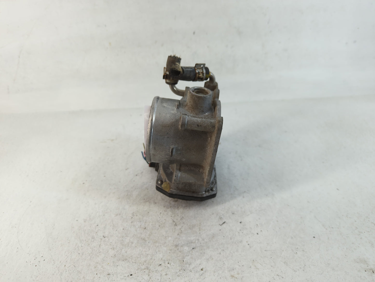 2005-2015 Toyota Tacoma Throttle Body P/N:22030-75020 Fits Fits 2005 2006 2007 2008 2009 2010 2011 2012 2013 2014 2015 OEM Used Auto Parts - Oemusedautoparts1.com