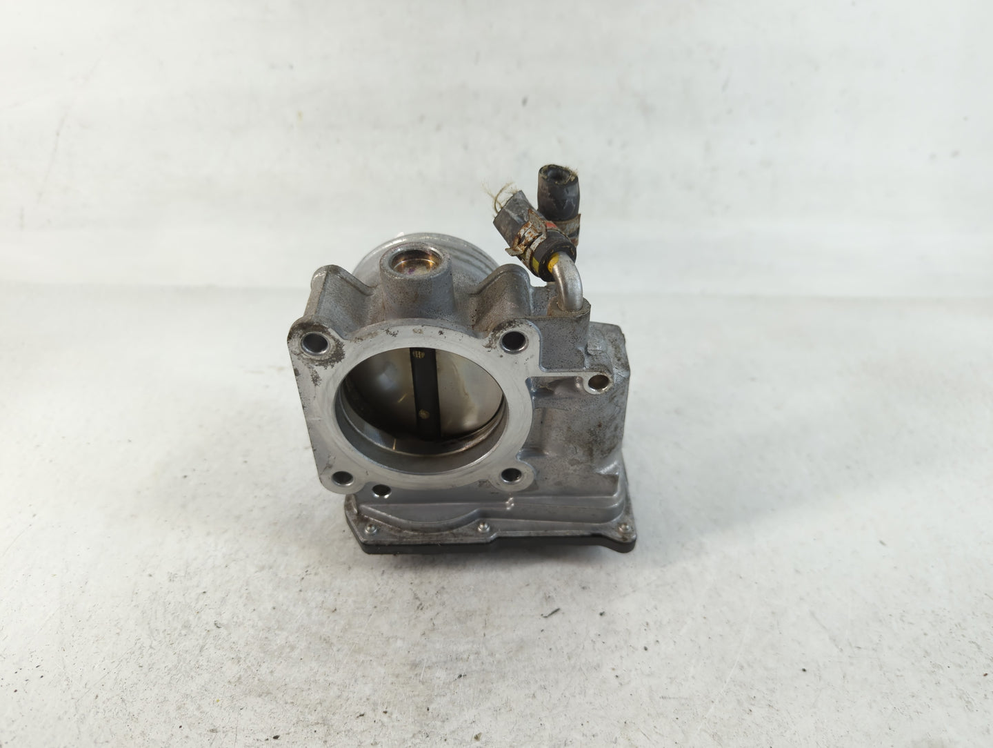 2005-2015 Toyota Tacoma Throttle Body P/N:22030-75020 Fits Fits 2005 2006 2007 2008 2009 2010 2011 2012 2013 2014 2015 OEM Used Auto Parts - Oemusedautoparts1.com