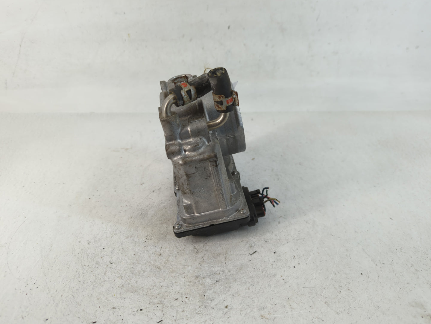 2005-2015 Toyota Tacoma Throttle Body P/N:22030-75020 Fits Fits 2005 2006 2007 2008 2009 2010 2011 2012 2013 2014 2015 OEM Used Auto Parts - Oemusedautoparts1.com