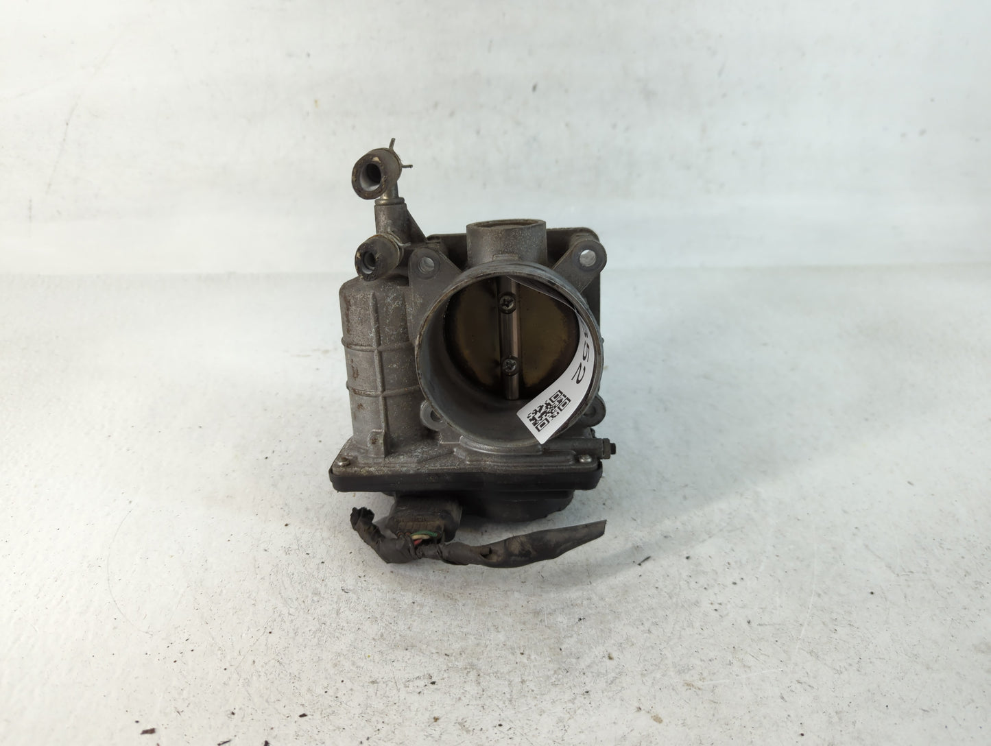 2007-2013 Nissan Altima Throttle Body P/N:RME60-15 Fits Fits 2007 2008 2009 2010 2011 2012 2013 OEM Used Auto Parts - Oemusedautoparts1.com