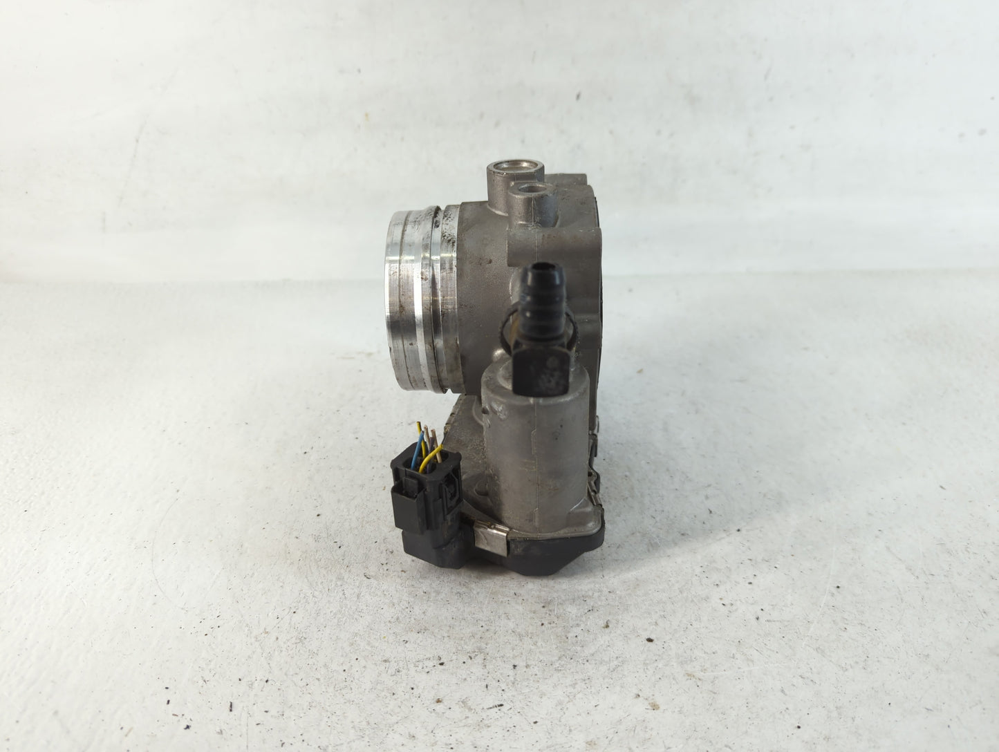 2011-2015 Bmw 335i Throttle Body P/N:A2C53356724 1354 7597871-01 Fits Fits 2010 2011 2012 2013 2014 2015 2016 2017 2018 2019 2020 OEM Used Auto Parts - Oemusedautoparts1.com