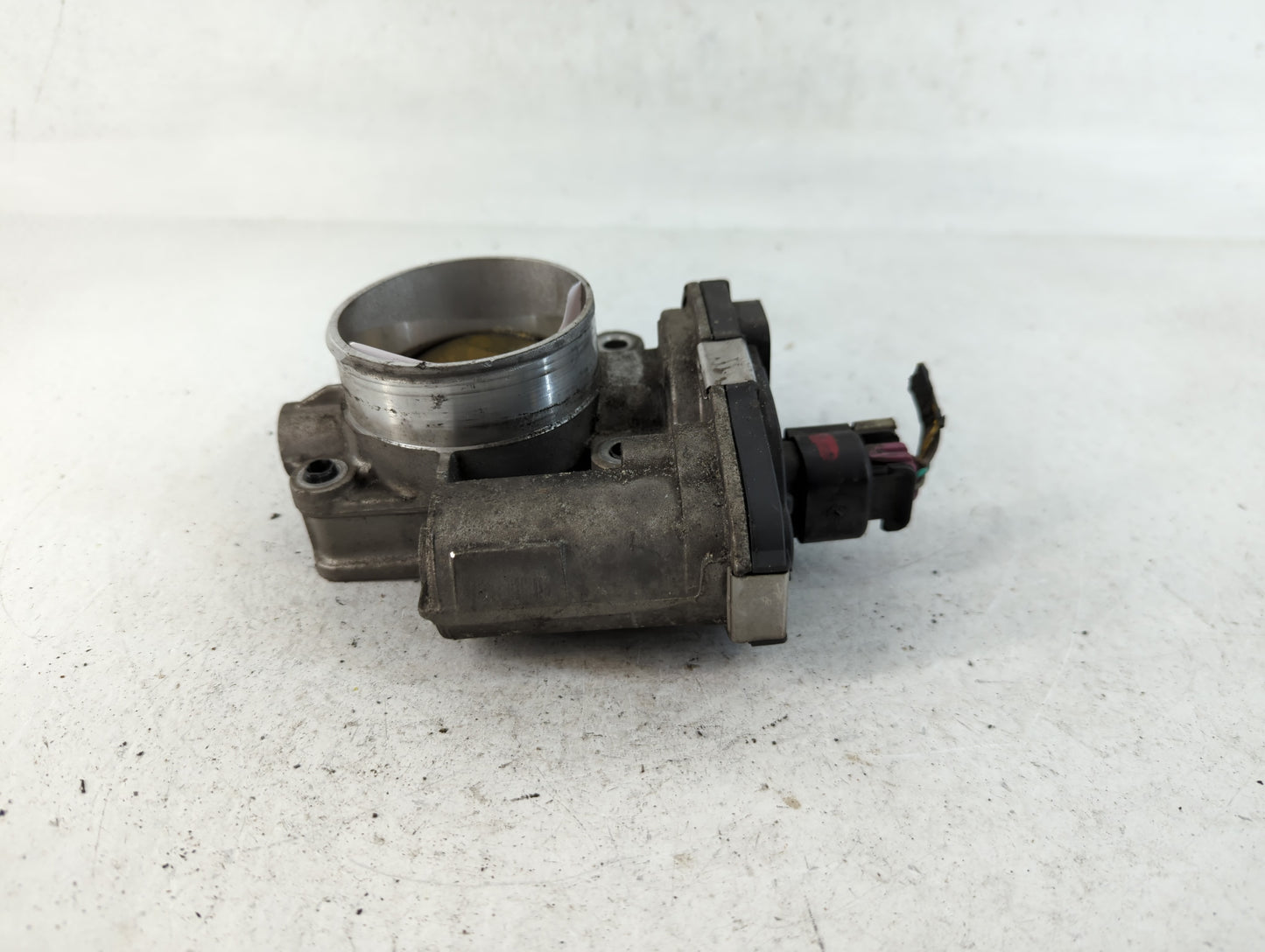 2008-2012 Chevrolet Malibu Throttle Body P/N:AA668AA1415 Fits Fits 2007 2008 2009 2010 2011 2012 OEM Used Auto Parts - Oemusedautoparts1.com