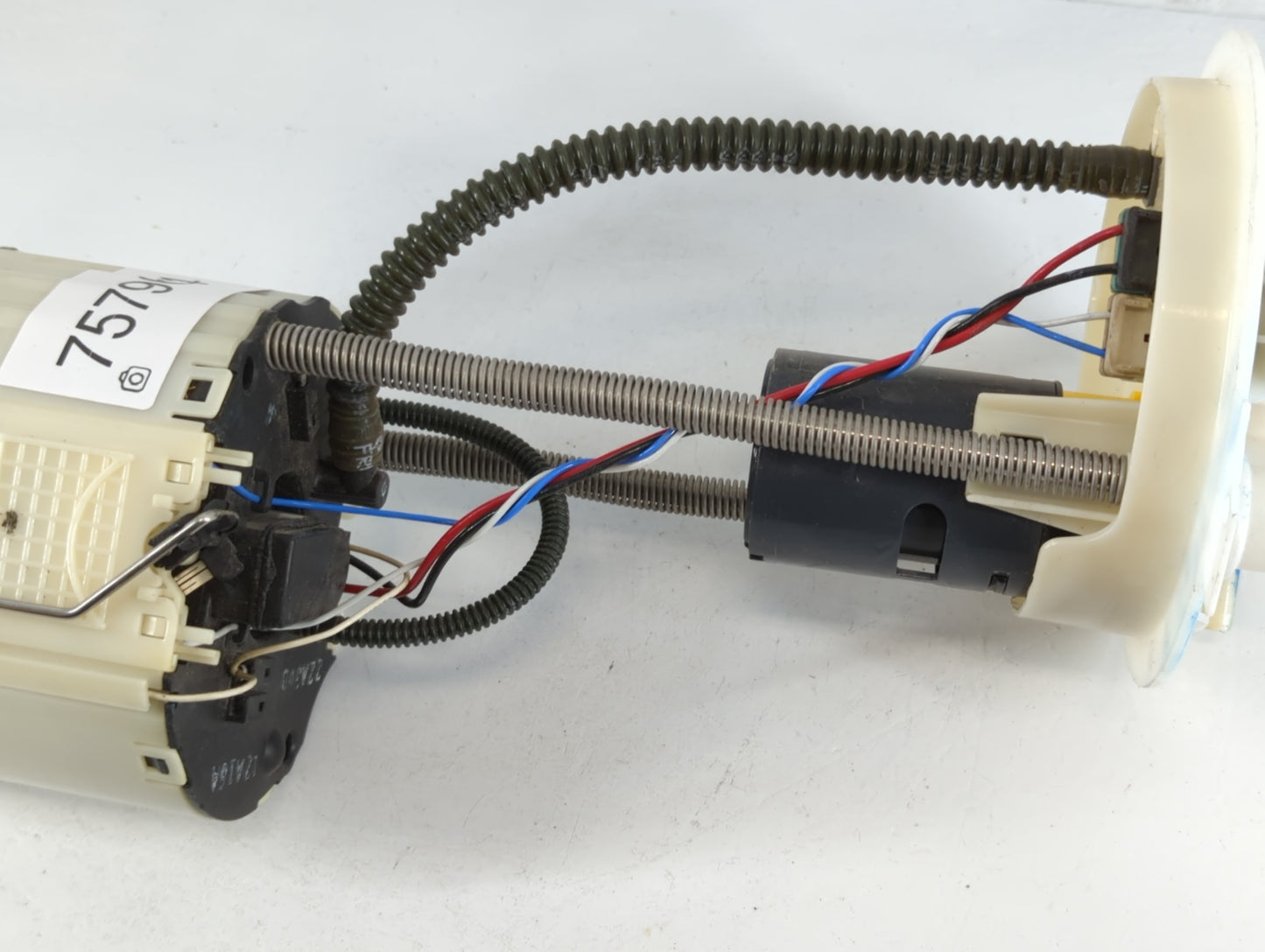 2012-2017 Chevrolet Equinox Electrical Gas Fuel Pump Assembly - Oemusedautoparts1.com