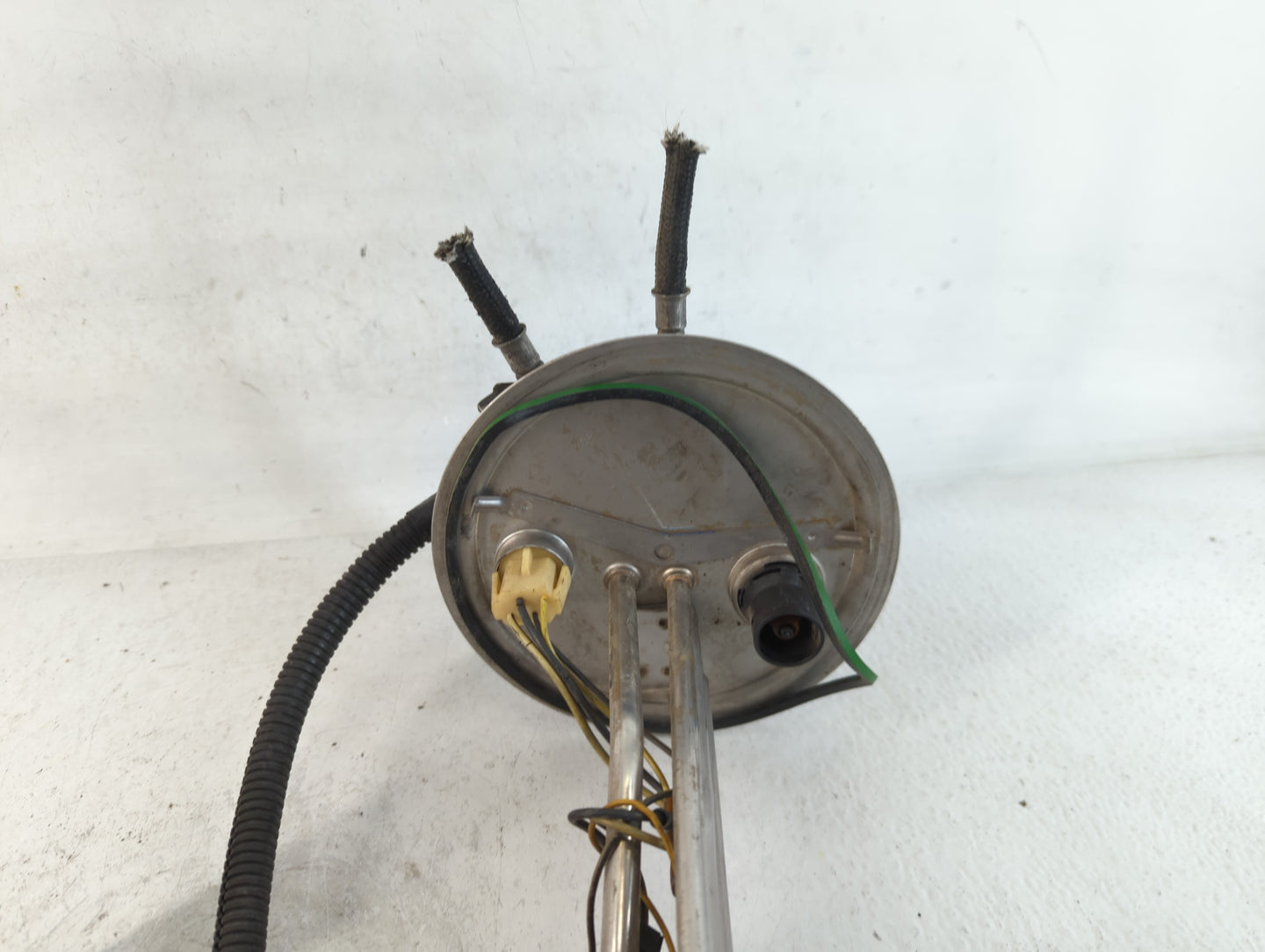 2001-2002 Lincoln Navigator Electrical Gas Fuel Pump Assembly - Oemusedautoparts1.com