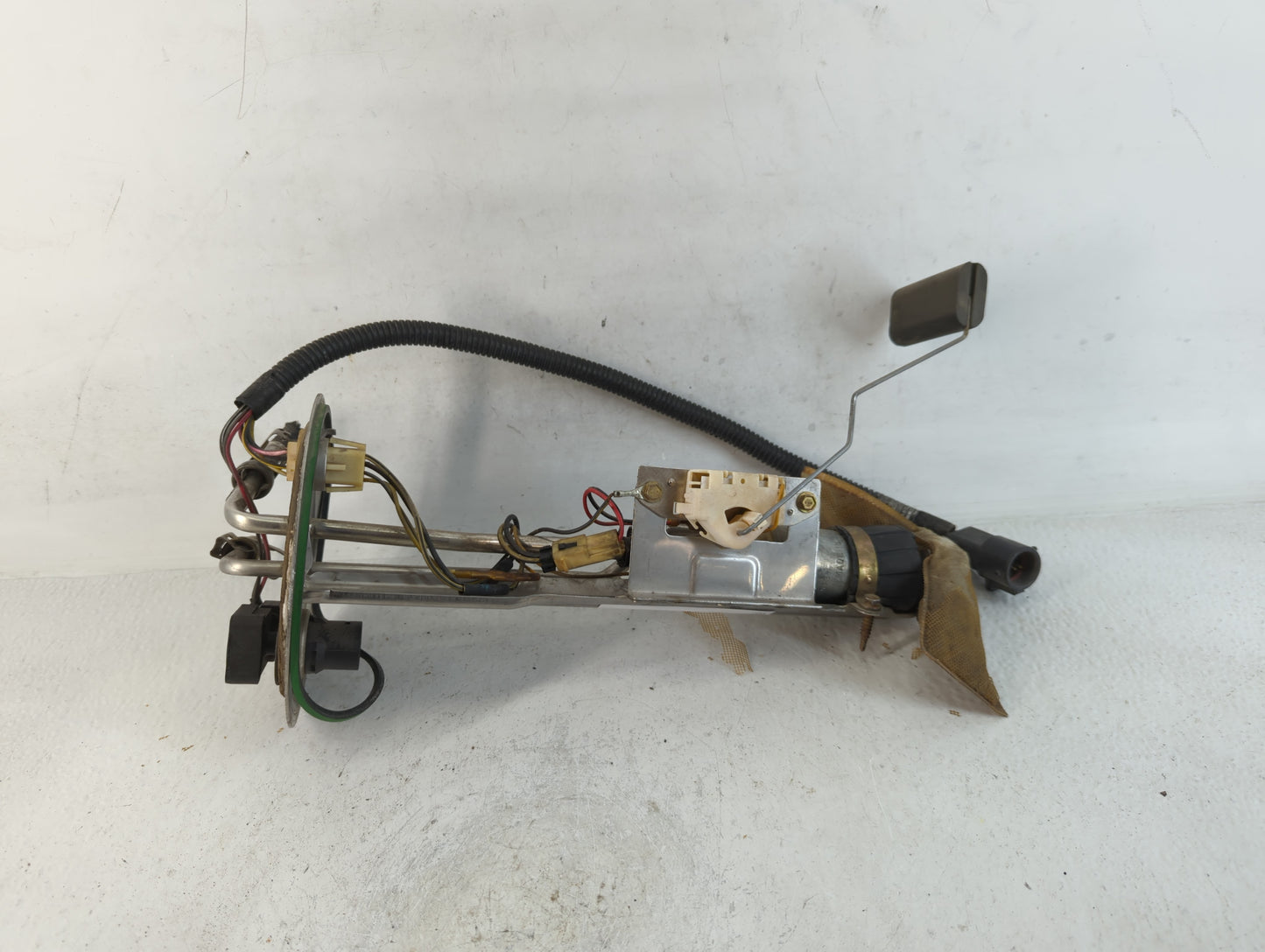 2001-2002 Lincoln Navigator Electrical Gas Fuel Pump Assembly - Oemusedautoparts1.com