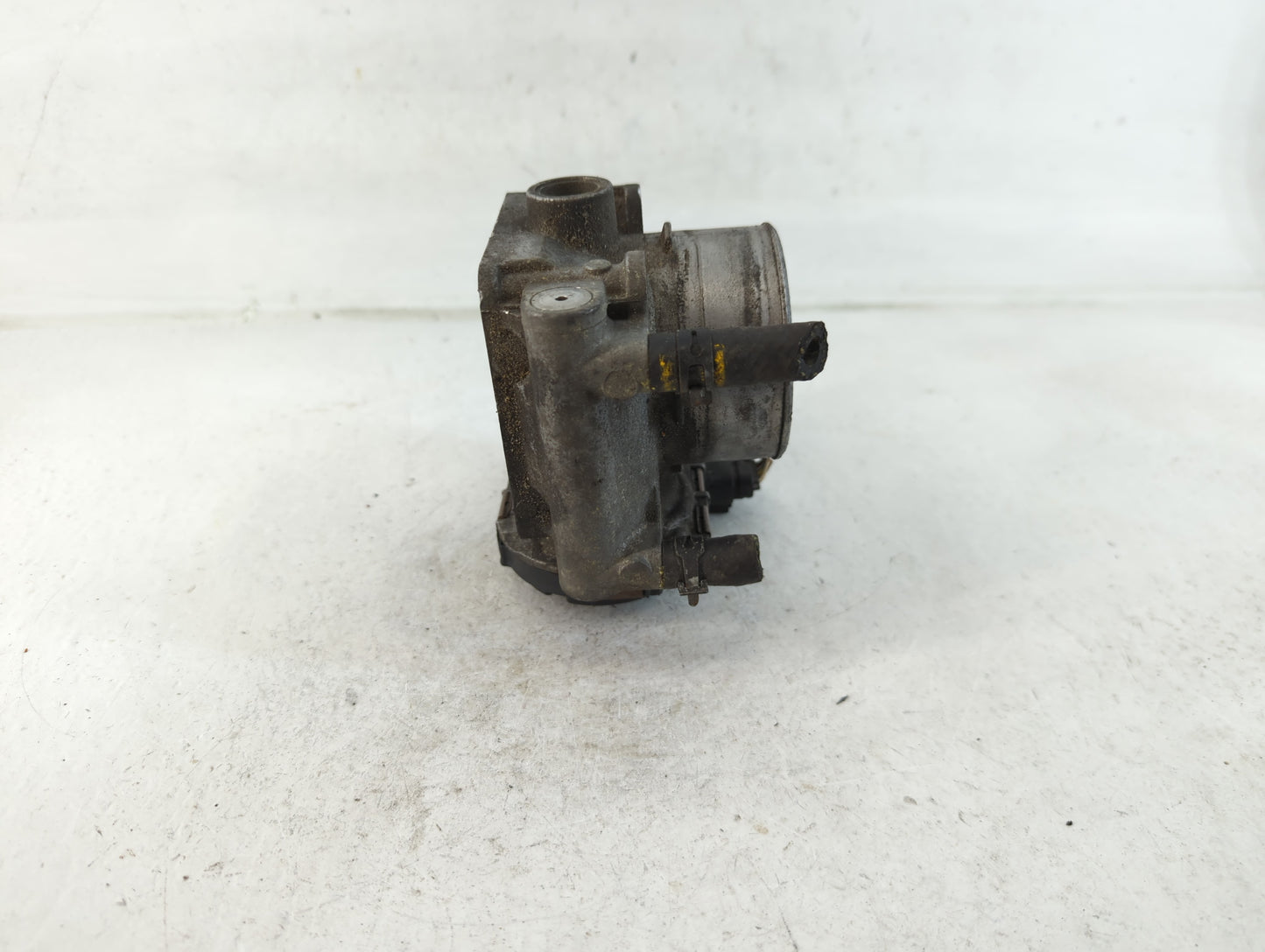 2007-2013 Mazda 3 Throttle Body P/N:K6266 L35M 13 640 A Fits Fits 2007 2008 2009 2010 2011 2012 2013 OEM Used Auto Parts - Oemusedautoparts1.com