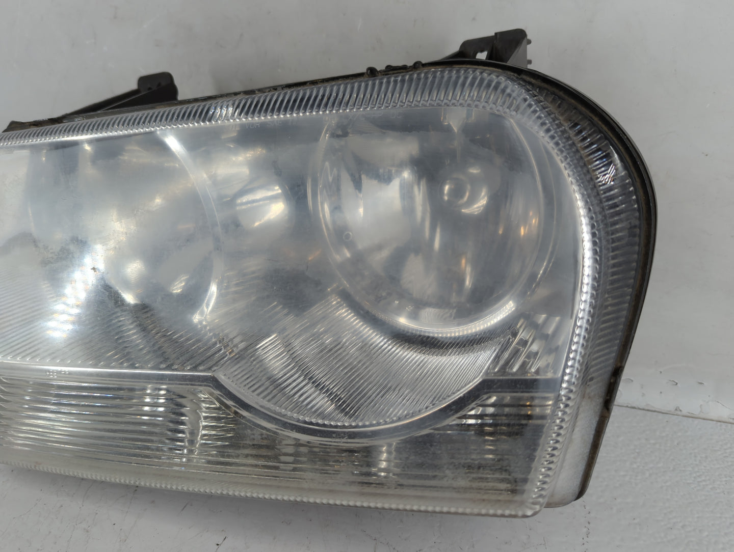 2005-2007 Chrysler 300 Driver Left Oem Head Light Headlight Lamp - Oemusedautoparts1.com