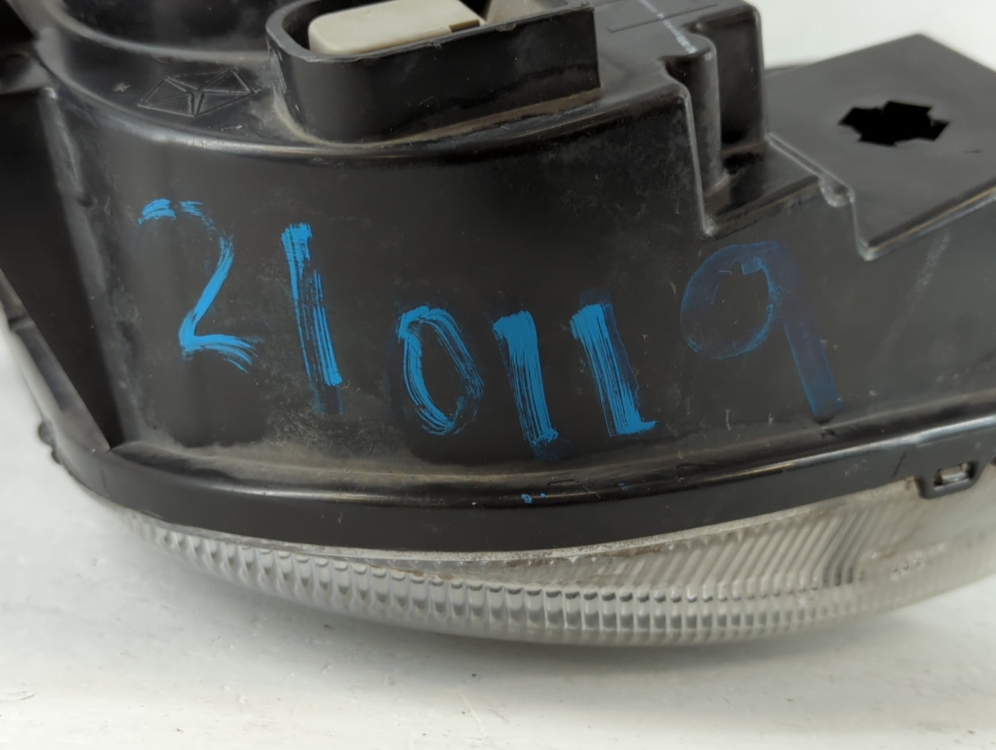 2005-2007 Chrysler 300 Driver Left Oem Head Light Headlight Lamp - Oemusedautoparts1.com