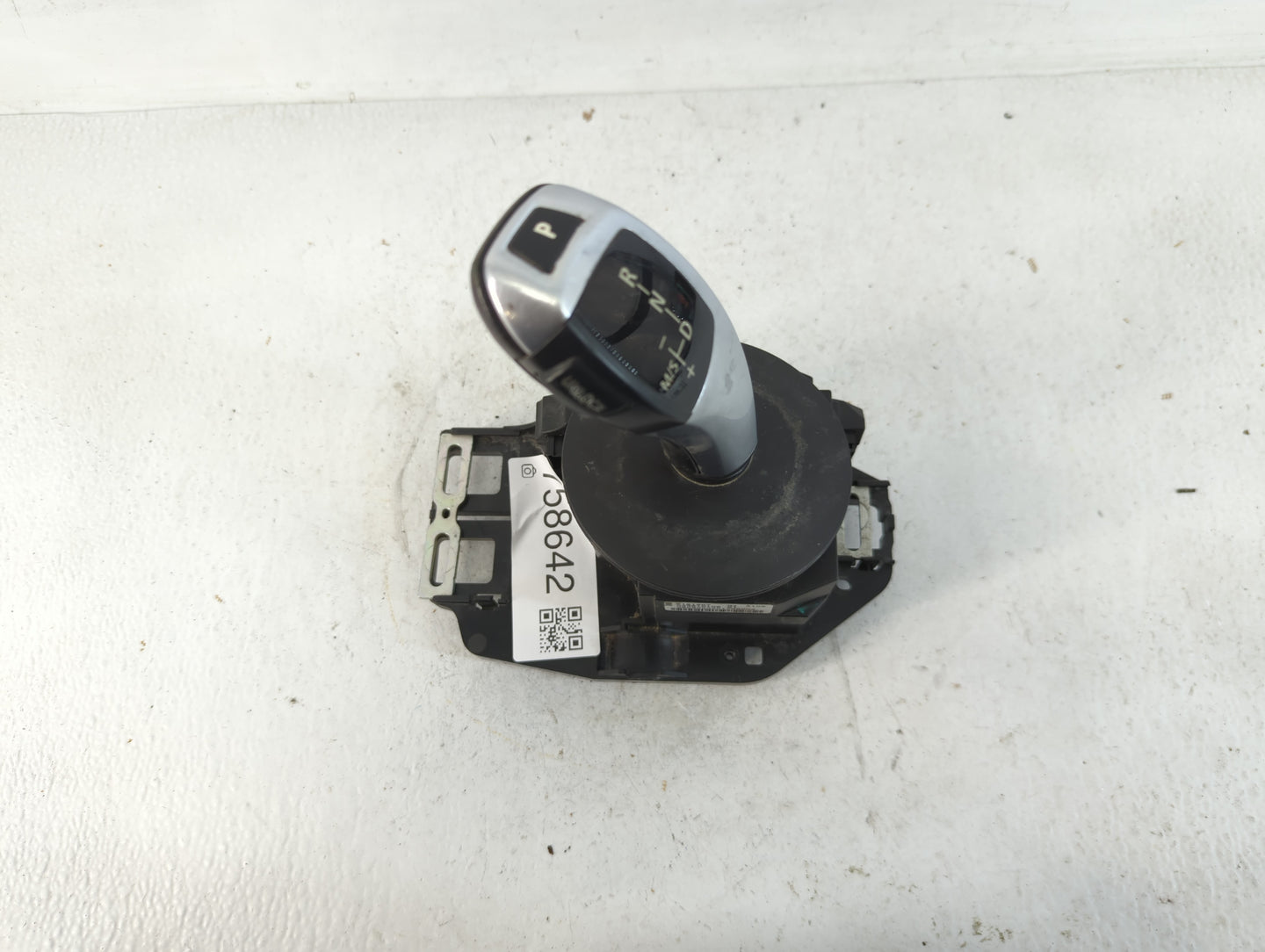 2010 Bmw 528i Floor Console Assembly Shifter - Oemusedautoparts1.com