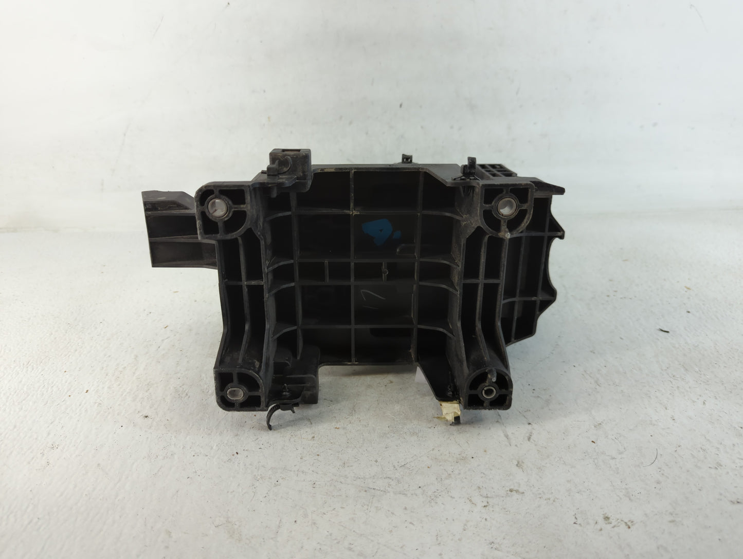 2011 Chevrolet Cruze Floor Console Assembly Shifter - Oemusedautoparts1.com