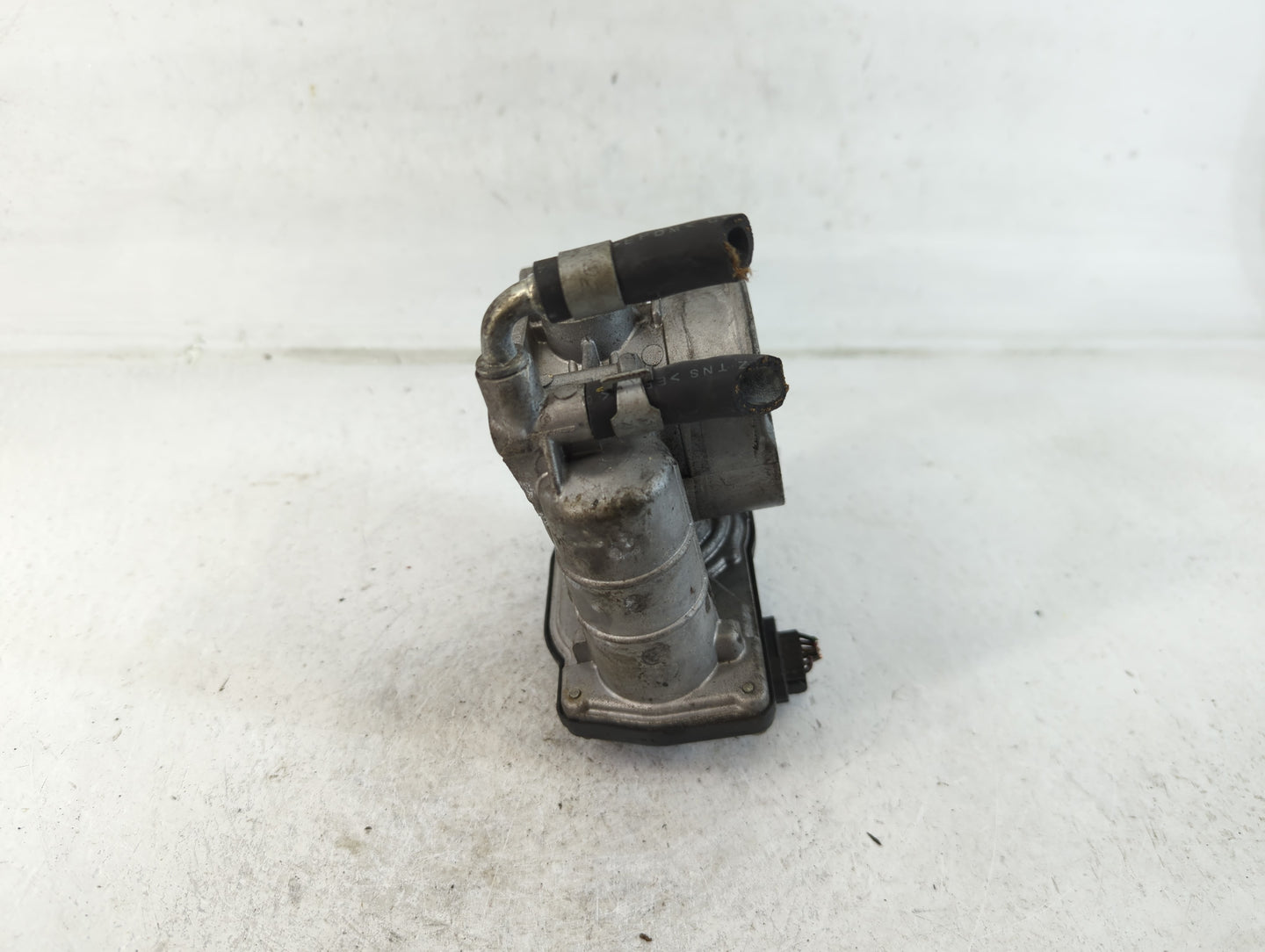 2008-2013 Infiniti G37 Throttle Body P/N:1Z19H RME60-16 Fits OEM Used Auto Parts - Oemusedautoparts1.com