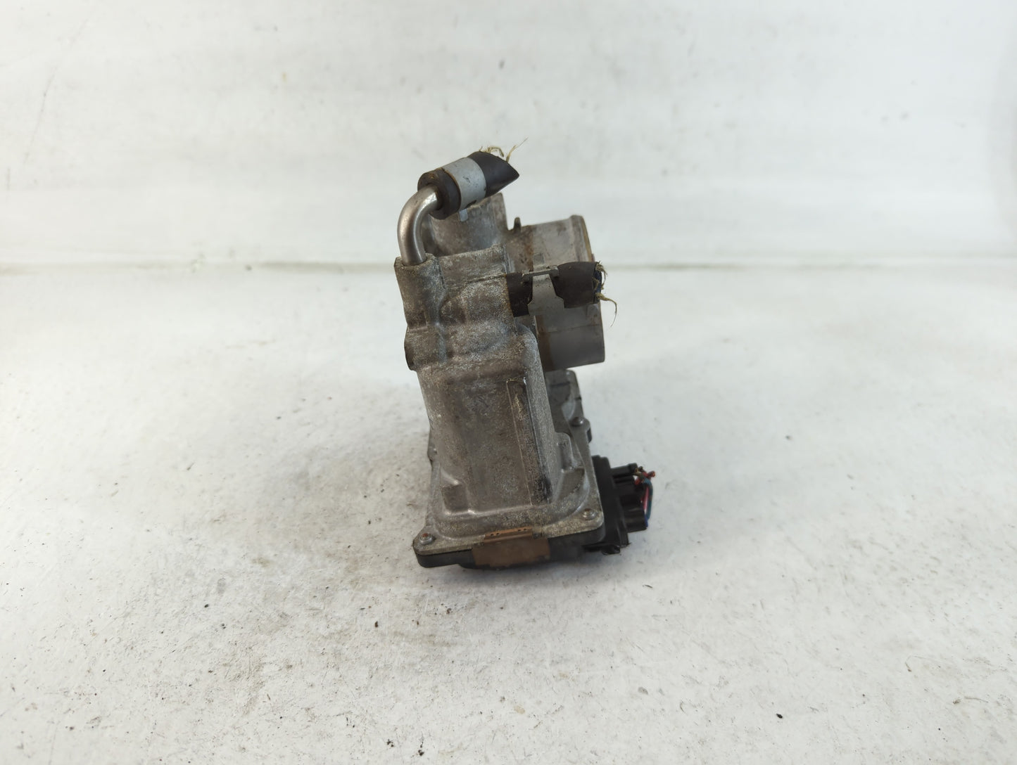 2016 Nissan Versa Note Throttle Body P/N:3AA50-02 E Fits Fits 2012 2013 2014 2015 2017 2018 2019 OEM Used Auto Parts - Oemusedautoparts1.com
