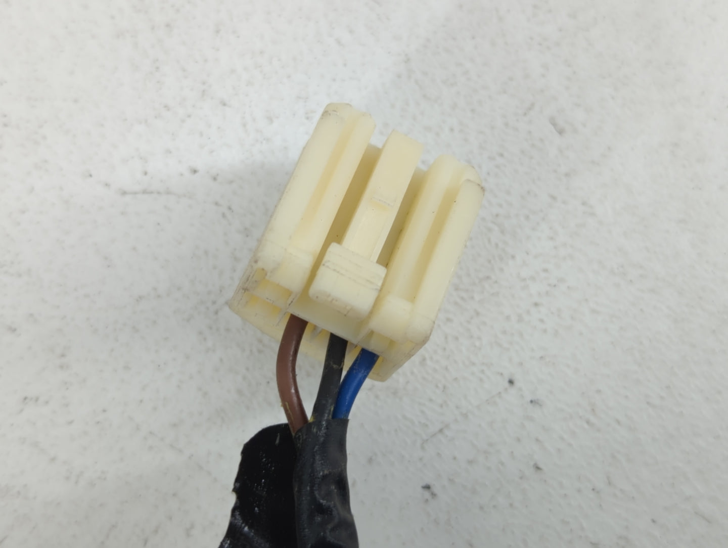 2001-2007 Ford Escape Side Mirror Replacement Passenger Right View Door Mirror P/N:4105-31004-01 Fits OEM Used Auto Parts - Oemusedautoparts1.com