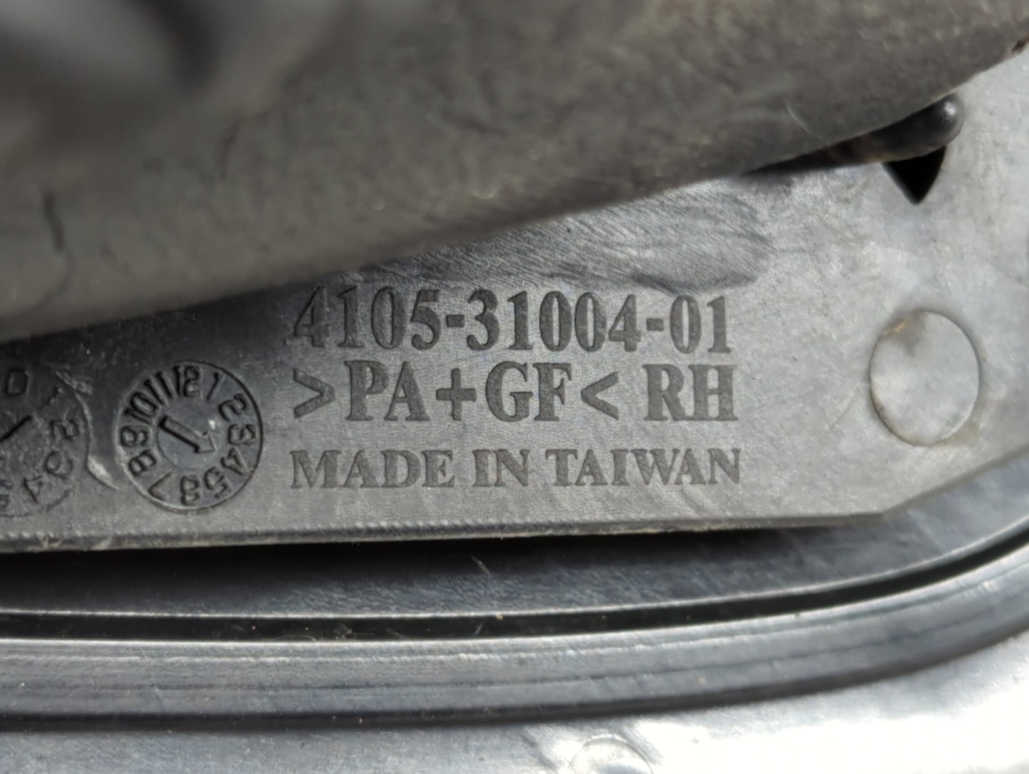 2001-2007 Ford Escape Side Mirror Replacement Passenger Right View Door Mirror P/N:4105-31004-01 Fits OEM Used Auto Parts - Oemusedautoparts1.com