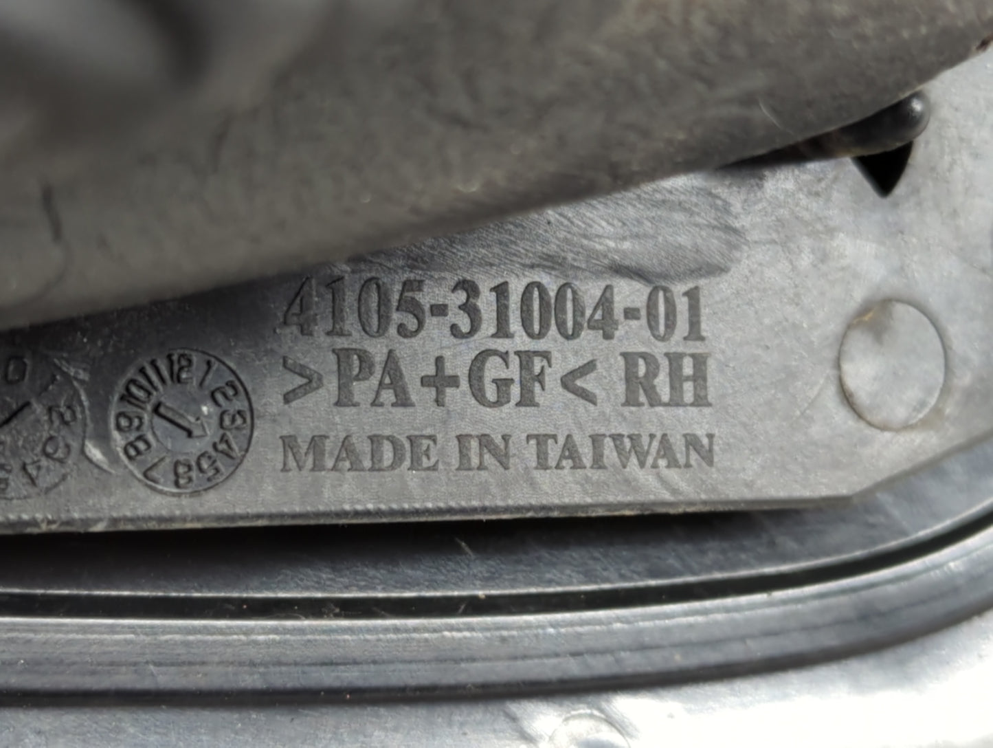 2001-2007 Ford Escape Side Mirror Replacement Passenger Right View Door Mirror P/N:4105-31004-01 Fits OEM Used Auto Parts - Oemusedautoparts1.com