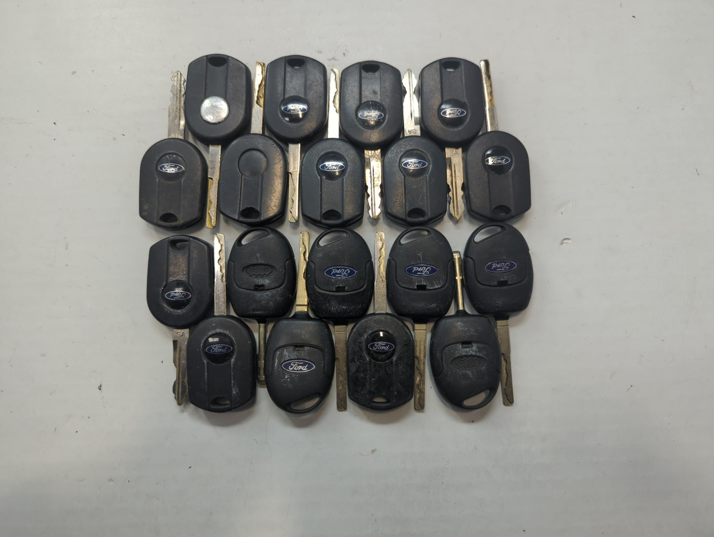 Lot of 18 Ford Keyless Entry Remote Fob MIXED FCC IDS MIXED PART NUMBERS - Oemusedautoparts1.com