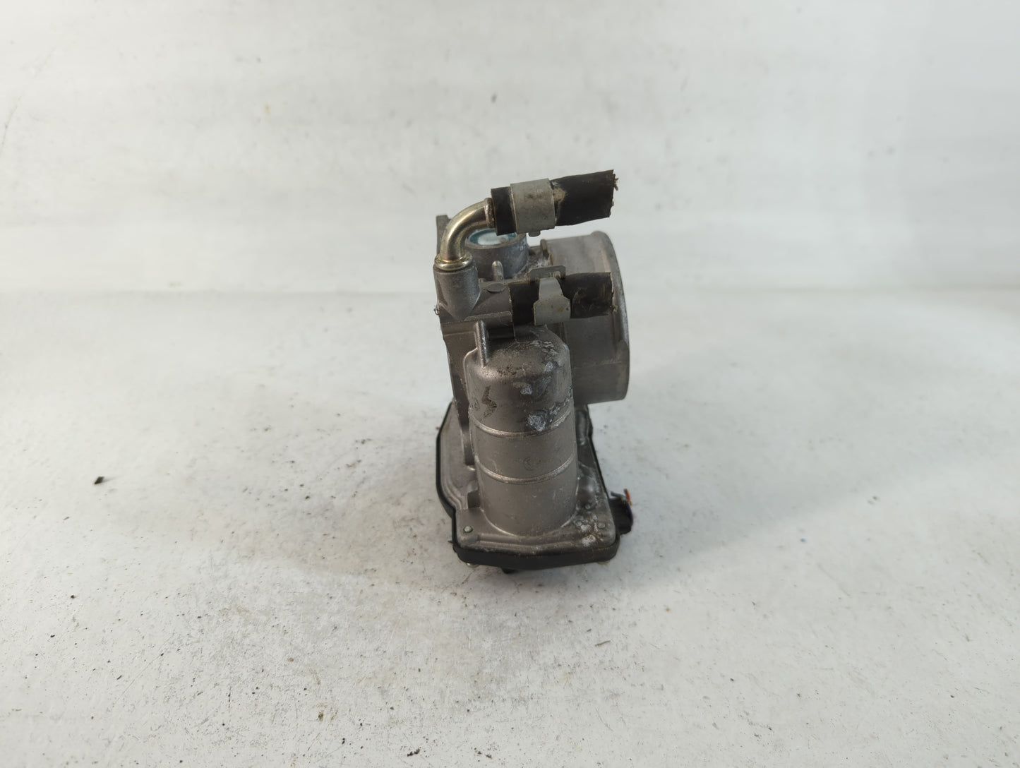 2008-2013 Infiniti G37 Throttle Body P/N:7130H RME60-16 Fits OEM Used Auto Parts - Oemusedautoparts1.com