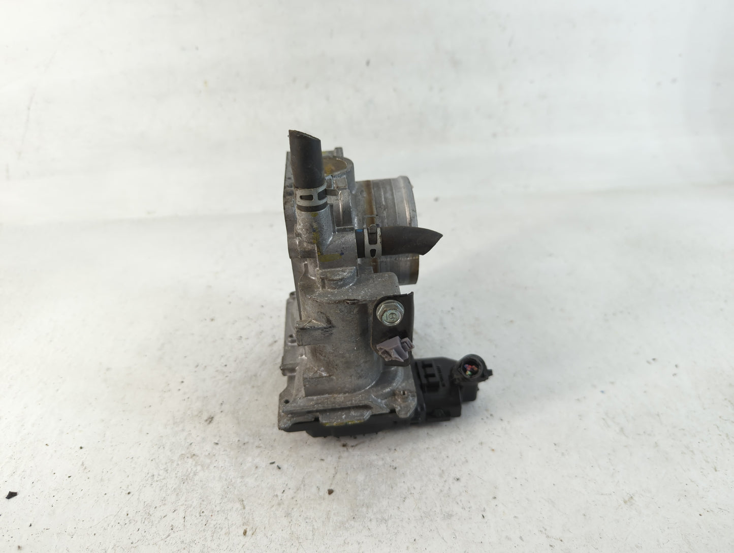 2016-2022 Honda Civic Throttle Body P/N:M190209 GMH1A Fits Fits 2016 2017 2018 2019 2020 2021 2022 OEM Used Auto Parts - Oemusedautoparts1.com