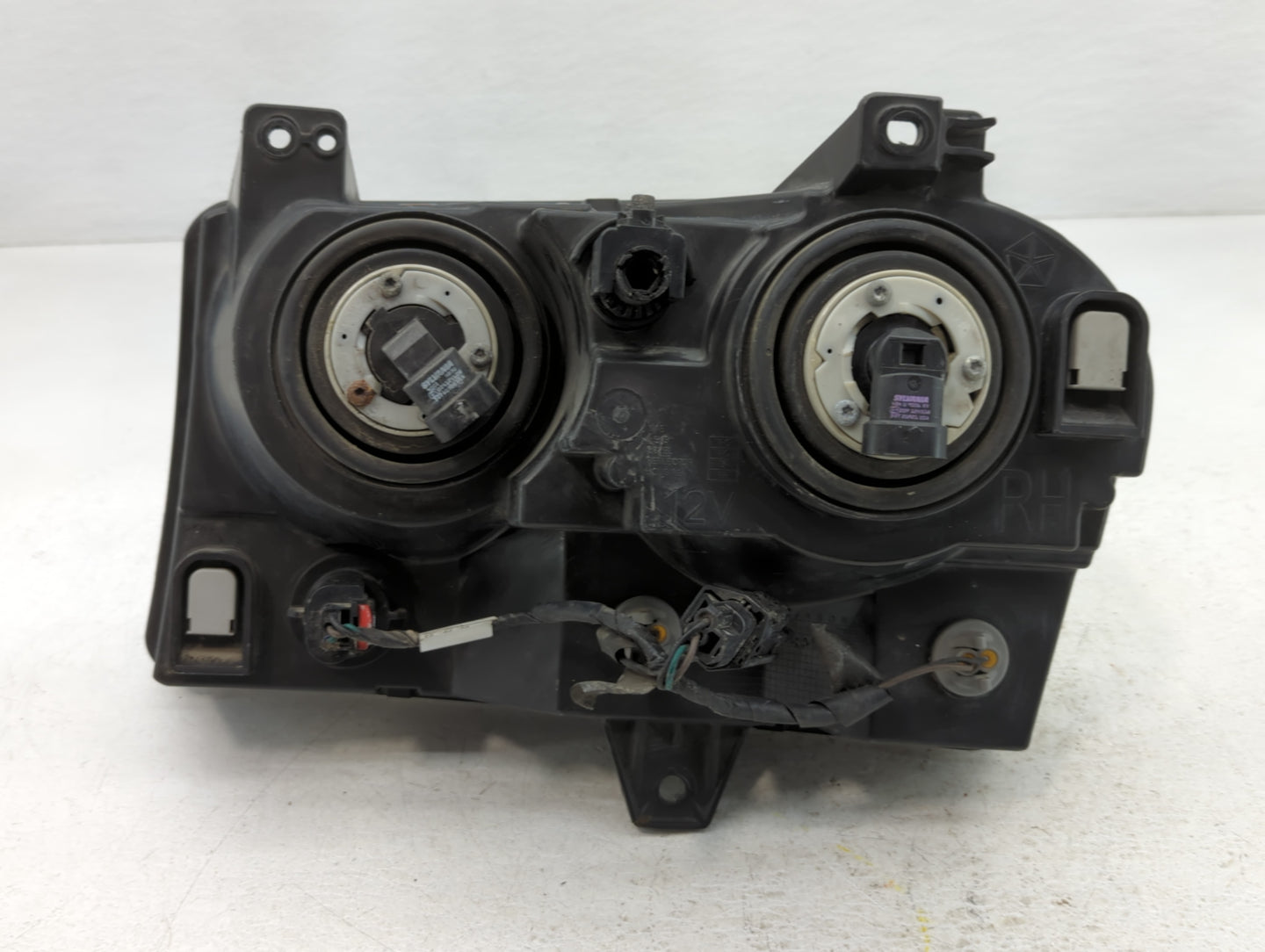 2005-2007 Chrysler 300 Passenger Right Oem Head Light Headlight Lamp - Oemusedautoparts1.com