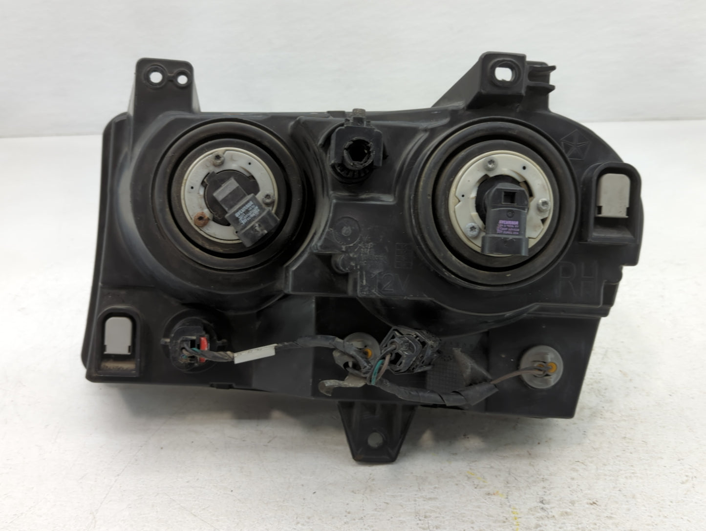 2005-2007 Chrysler 300 Passenger Right Oem Head Light Headlight Lamp - Oemusedautoparts1.com