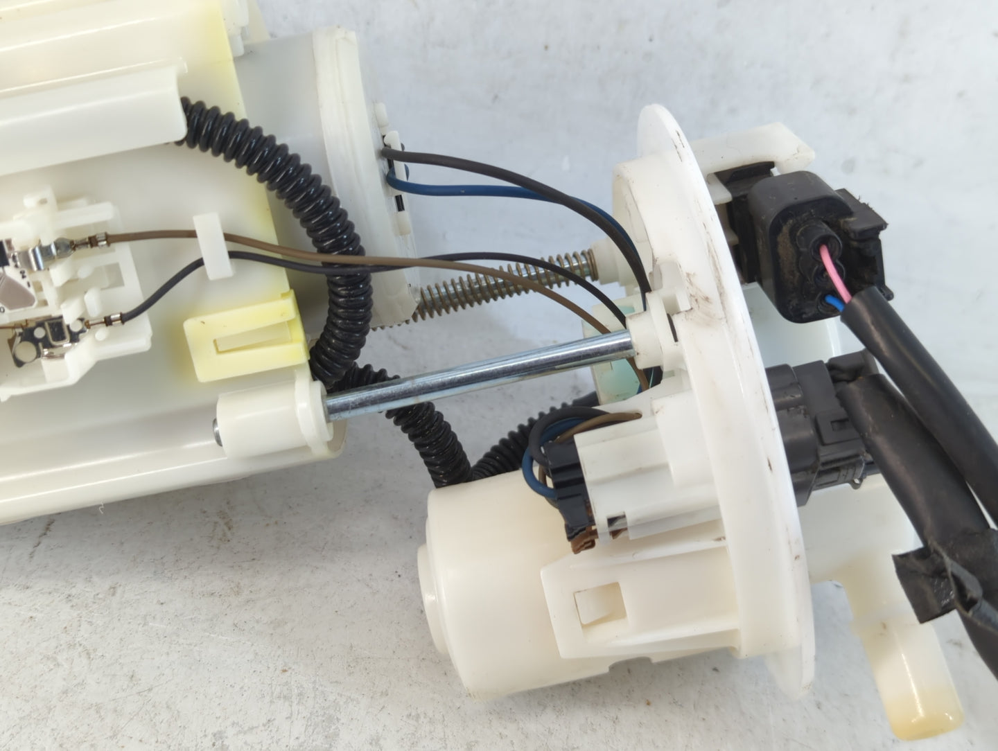 2017-2018 Kia Forte Electrical Gas Fuel Pump Assembly - Oemusedautoparts1.com