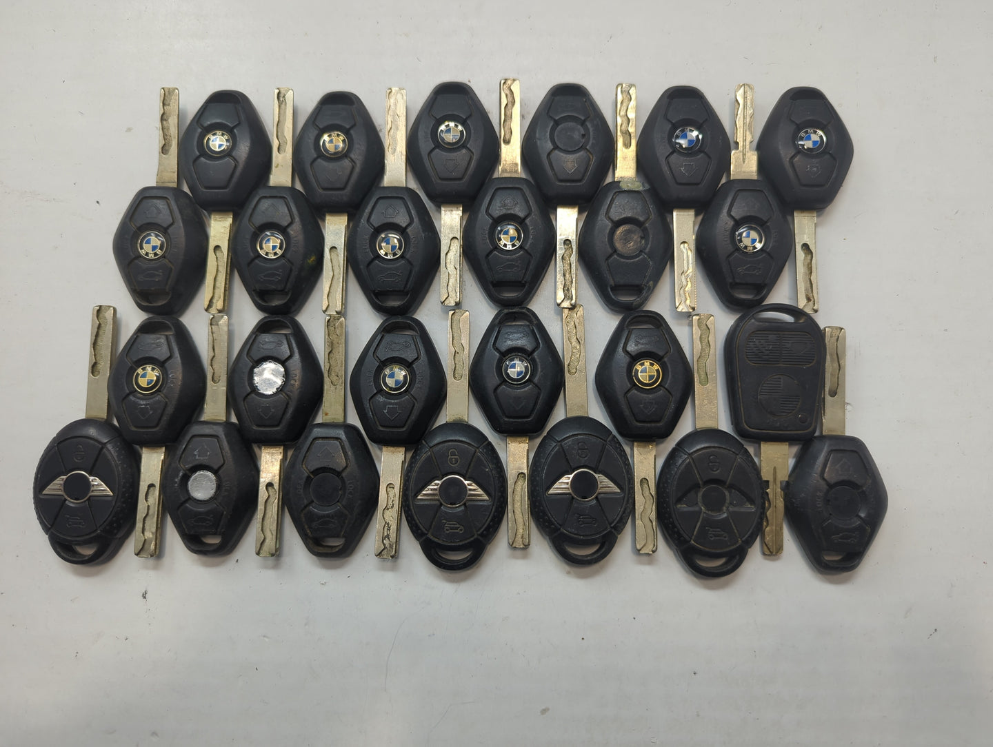 Lot of 25 Bmw Keyless Entry Remote Fob MIXED FCC IDS MIXED PART NUMBERS - Oemusedautoparts1.com