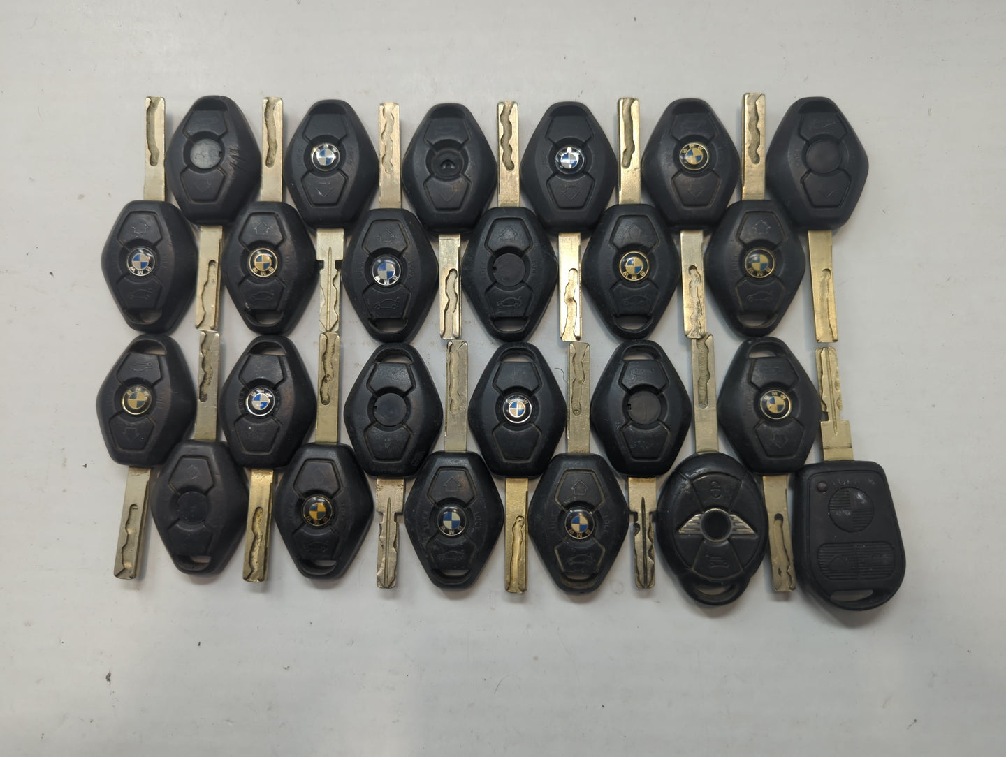 Lot of 24 Bmw Keyless Entry Remote Fob MIXED FCC IDS MIXED PART NUMBERS - Oemusedautoparts1.com