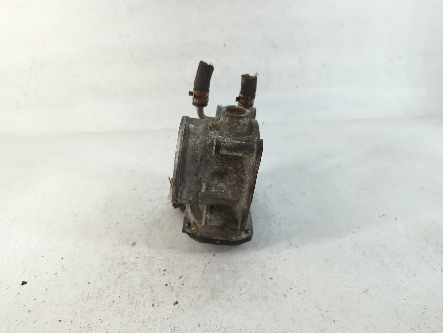 2007-2016 Toyota Sienna Throttle Body P/N:22030-0P050 Fits OEM Used Auto Parts - Oemusedautoparts1.com