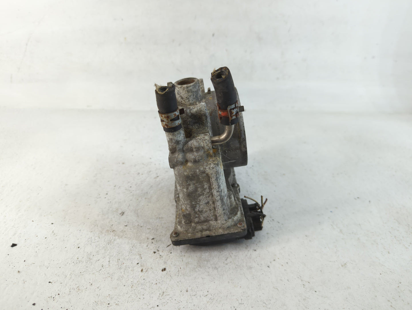 2007-2016 Toyota Sienna Throttle Body P/N:22030-0P050 Fits OEM Used Auto Parts - Oemusedautoparts1.com