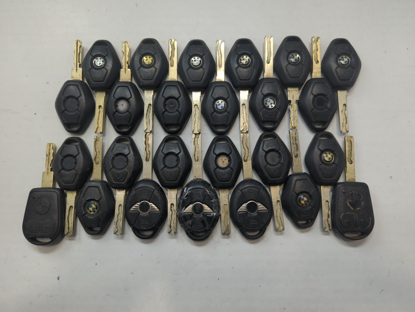 Lot of 25 Bmw Keyless Entry Remote Fob MIXED FCC IDS MIXED PART NUMBERS - Oemusedautoparts1.com