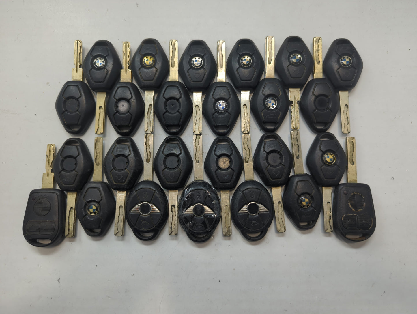 Lot of 25 Bmw Keyless Entry Remote Fob MIXED FCC IDS MIXED PART NUMBERS - Oemusedautoparts1.com