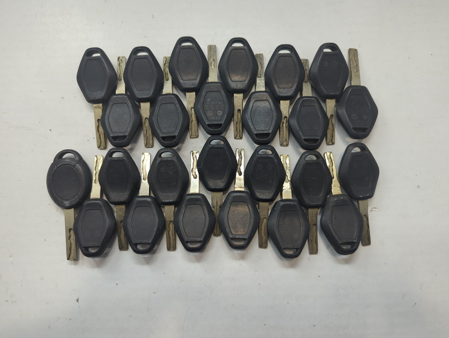 Lot of 25 Bmw Keyless Entry Remote Fob MIXED FCC IDS MIXED PART NUMBERS - Oemusedautoparts1.com