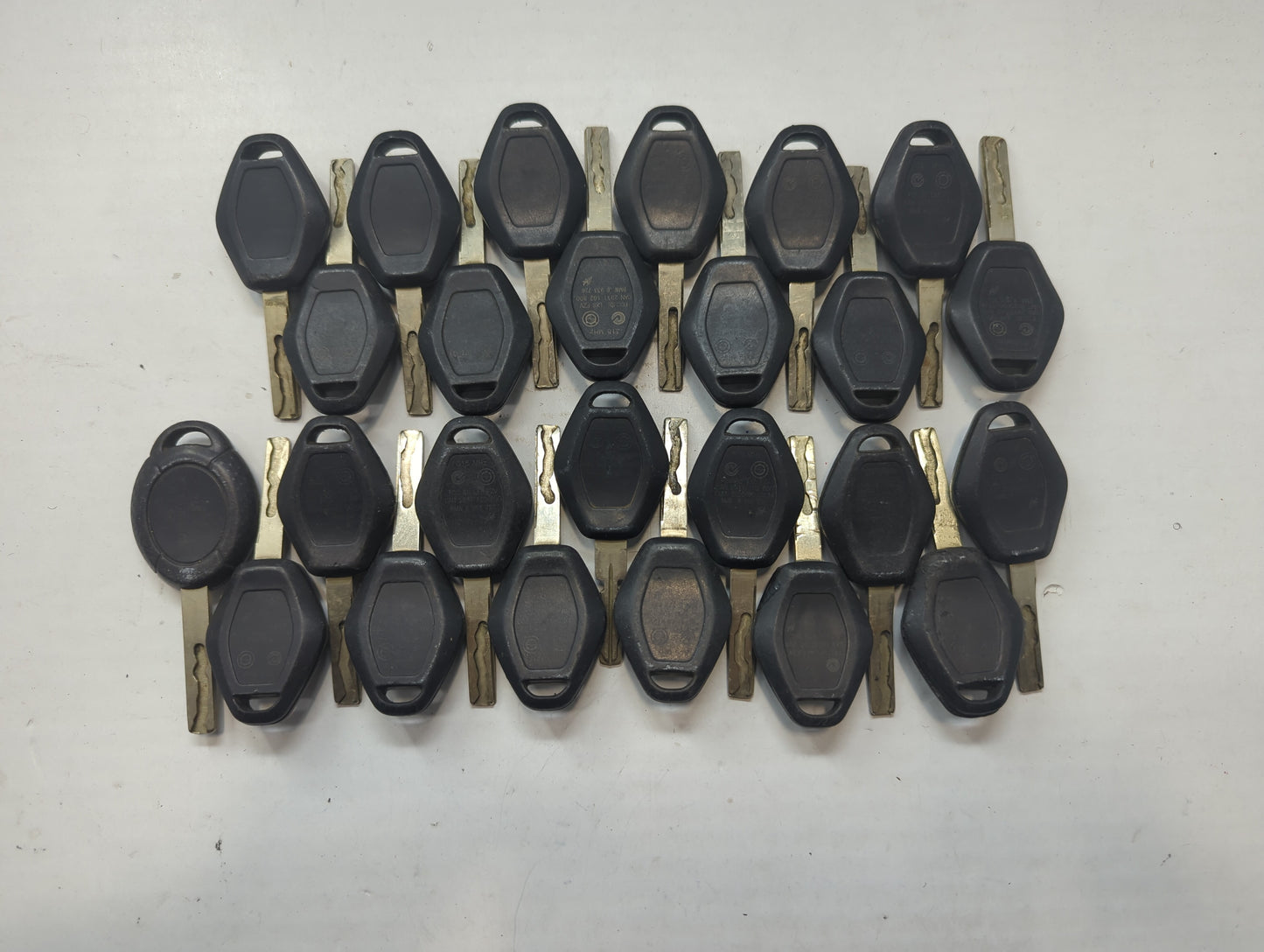 Lot of 25 Bmw Keyless Entry Remote Fob MIXED FCC IDS MIXED PART NUMBERS - Oemusedautoparts1.com
