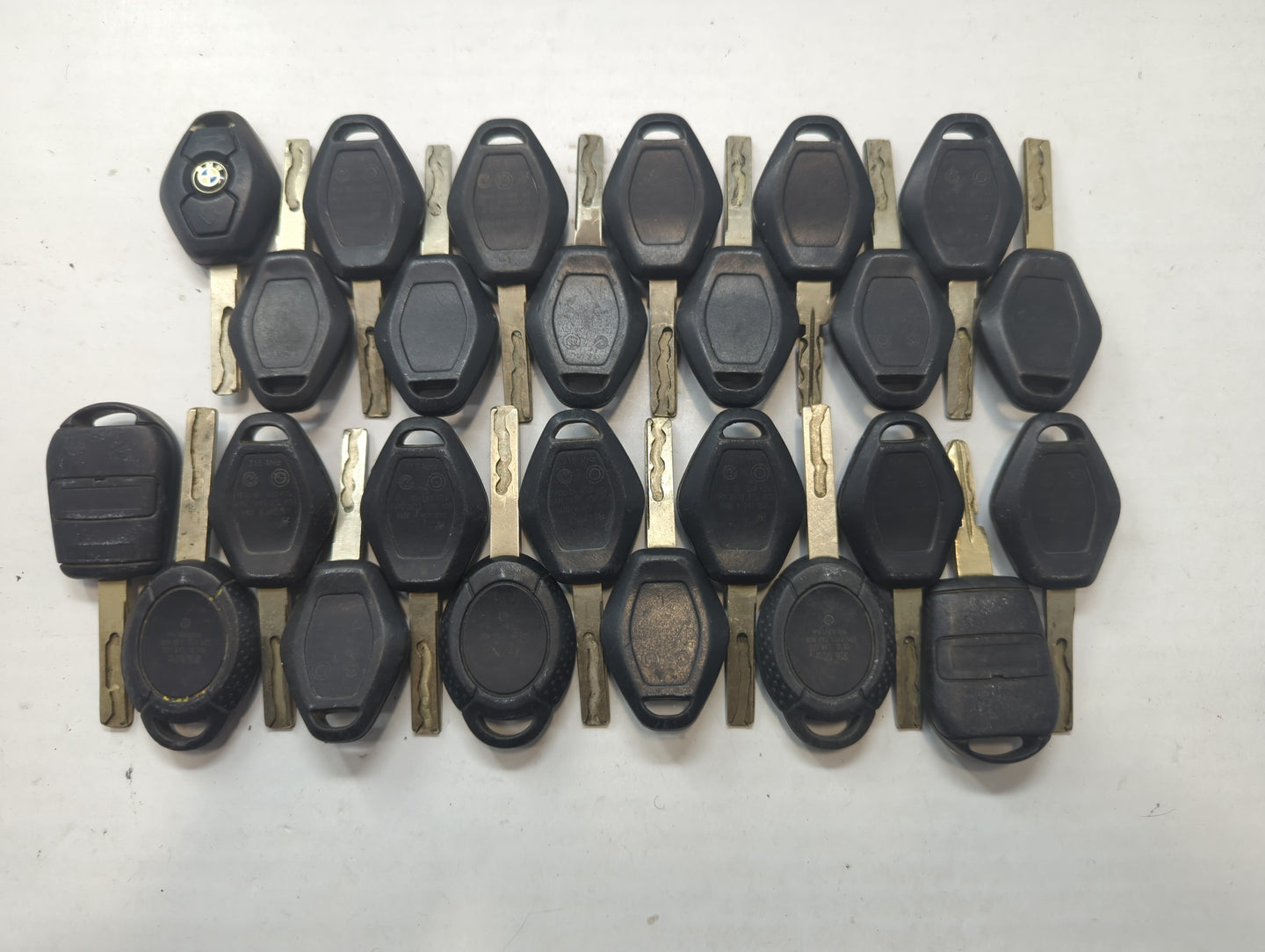 Lot of 25 Bmw Keyless Entry Remote Fob MIXED FCC IDS MIXED PART NUMBERS - Oemusedautoparts1.com