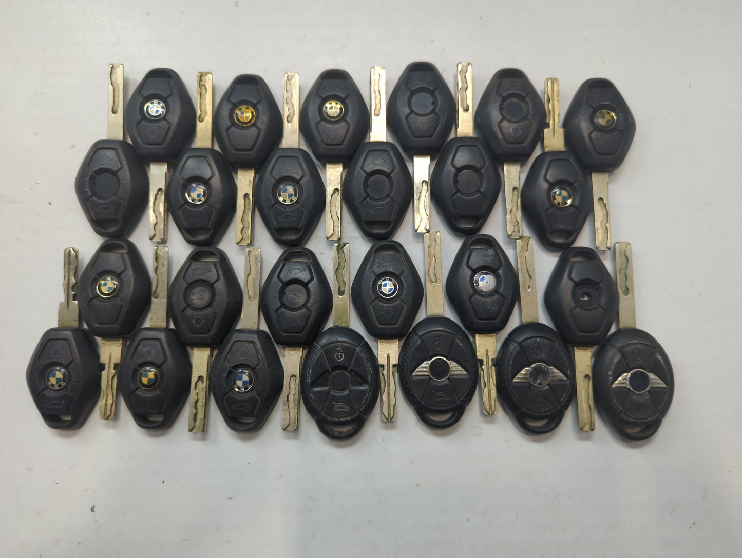 Lot of 25 Bmw Keyless Entry Remote Fob MIXED FCC IDS MIXED PART NUMBERS - Oemusedautoparts1.com