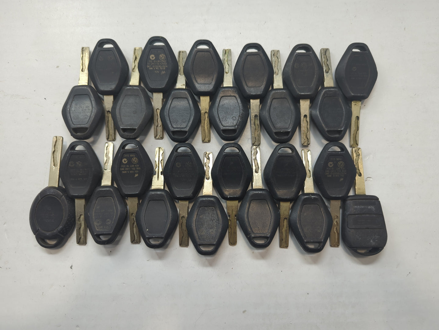 Lot of 25 Bmw Keyless Entry Remote Fob MIXED FCC IDS MIXED PART NUMBERS - Oemusedautoparts1.com