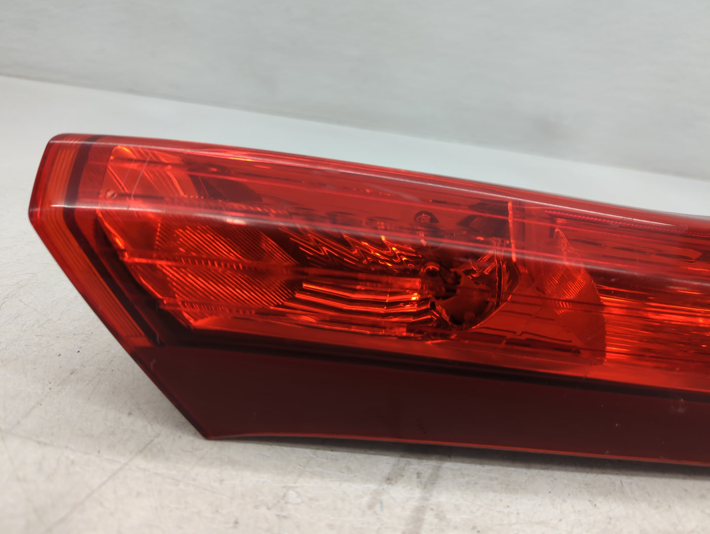 2012-2014 Honda Cr-V Tail Light Assembly Passenger Right OEM P/N:Z4 AO UH 10B Fits Fits 2012 2013 2014 OEM Used Auto Parts - Oemusedautoparts1.com