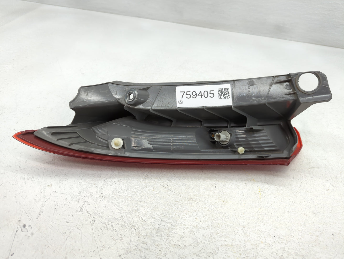 2012-2014 Honda Cr-V Tail Light Assembly Passenger Right OEM P/N:Z4 AO UH 10B Fits Fits 2012 2013 2014 OEM Used Auto Parts - Oemusedautoparts1.com