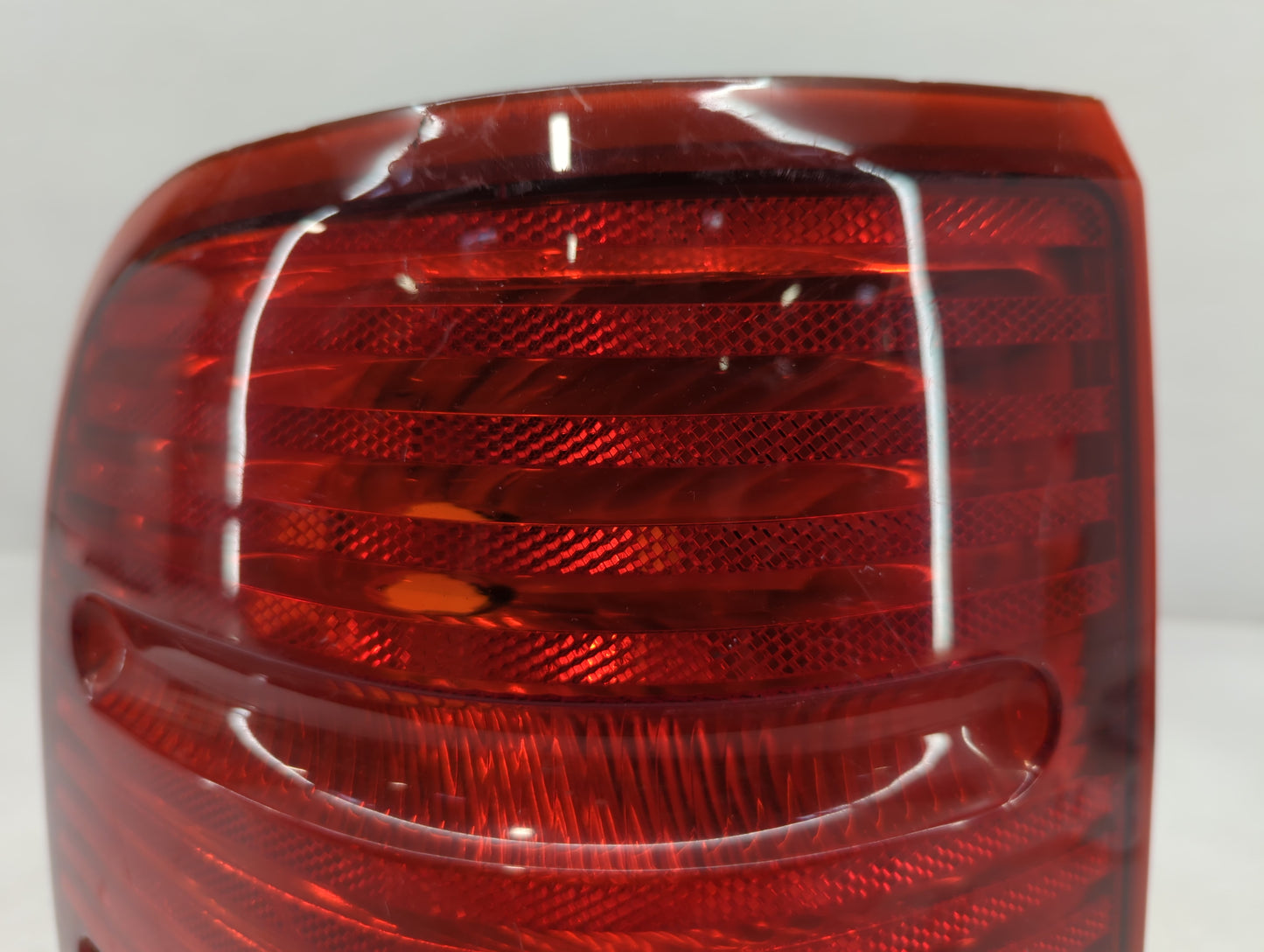 2001-2005 Ford Explorer Tail Light Assembly Driver Left OEM P/N:08-330-1909L-B Fits Fits 2001 2002 2003 2004 2005 OEM Used Auto Parts - Oemusedautoparts1.com