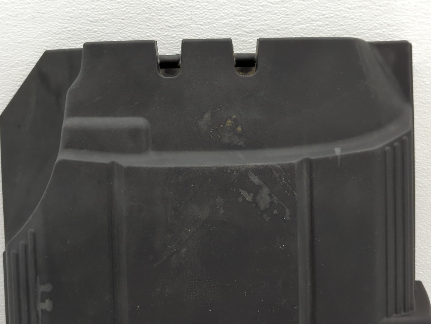 2007 Chevrolet Tahoe Engine Cover - Oemusedautoparts1.com